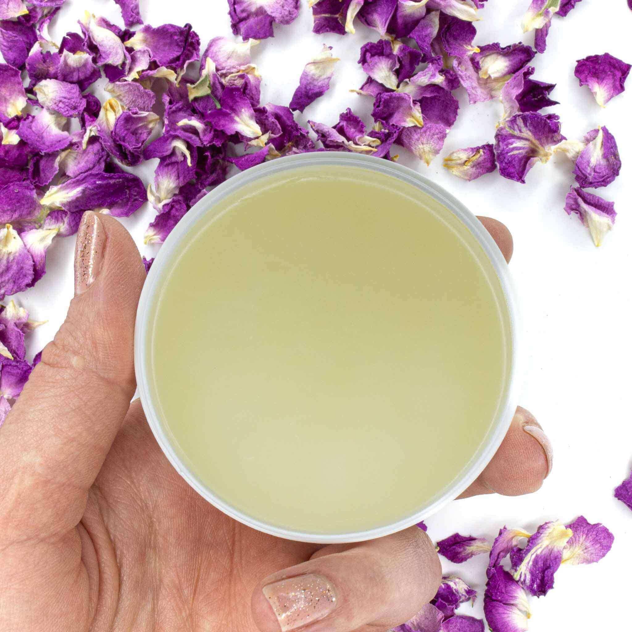 Akita Onarıcı Ve Besleyici Vazelin Gül 100mL