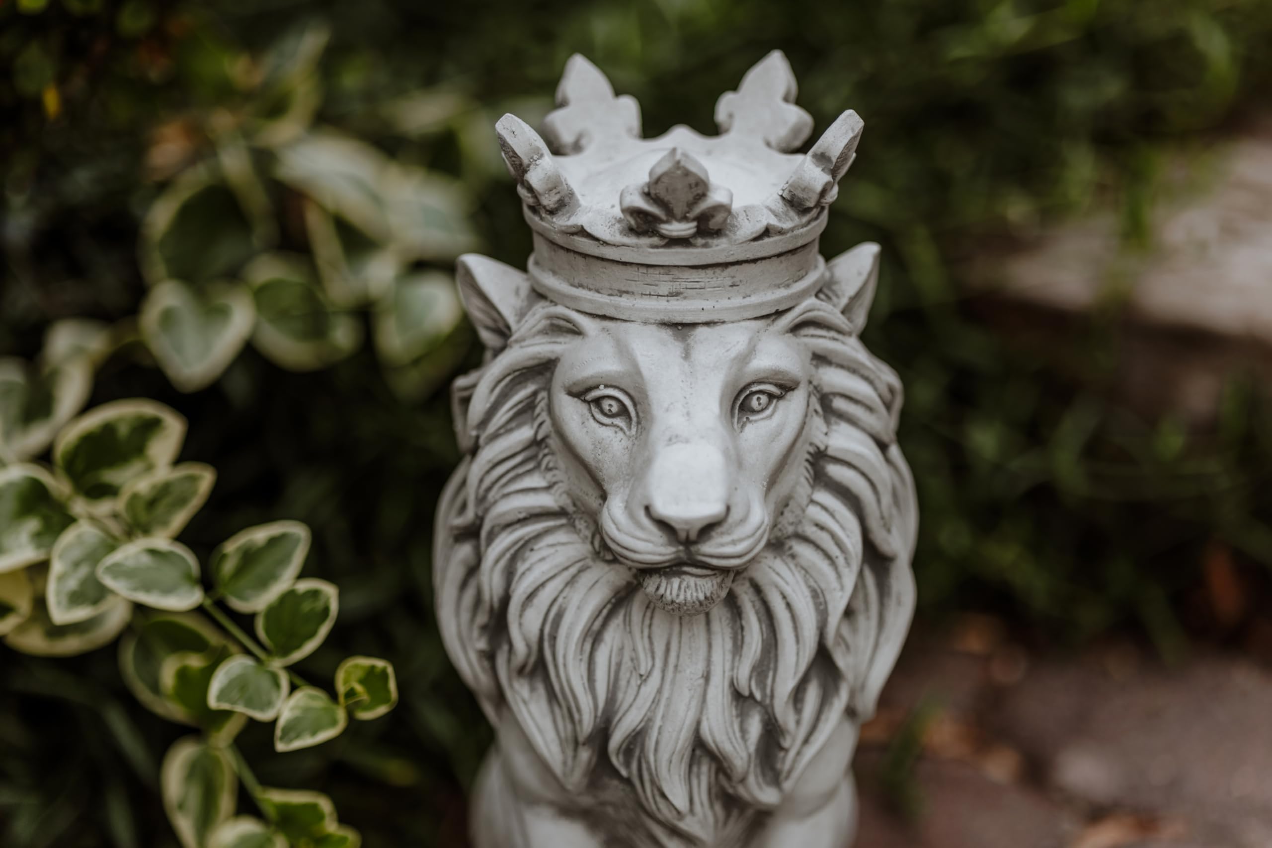 gartendekoparadies.de Figurine décorative de lion avec couronne, en pierre, 36 cm de hauteur, 9 kg, résistante au gel (gris)
