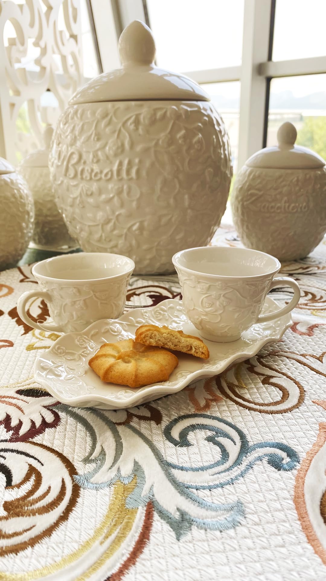 Set di contenitori per la cucina in stile fattoriale, porta utensili da cucina in ceramica, poggia cucchiaio, grazioso barattolo per biscotti, set di shaker per sale e pepe, porta spugna, misurini e