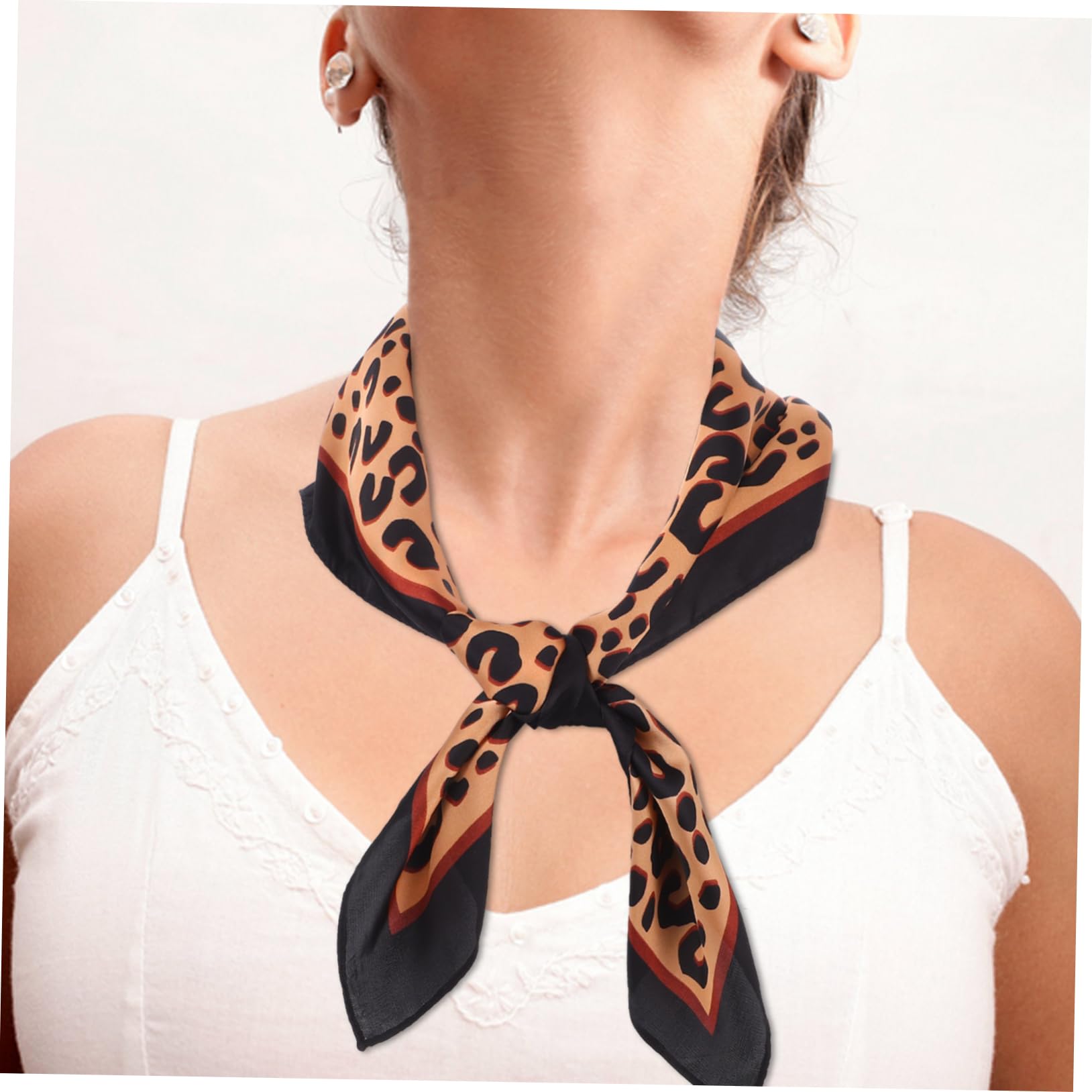 Bufanda Cuadrada de Leopardo para Mujer en Imitación de Seda, Pañuelo Fino y Ligero para Diferentes Ocasiones, Obsequio Adecuado Día Madre Color Aleatorio