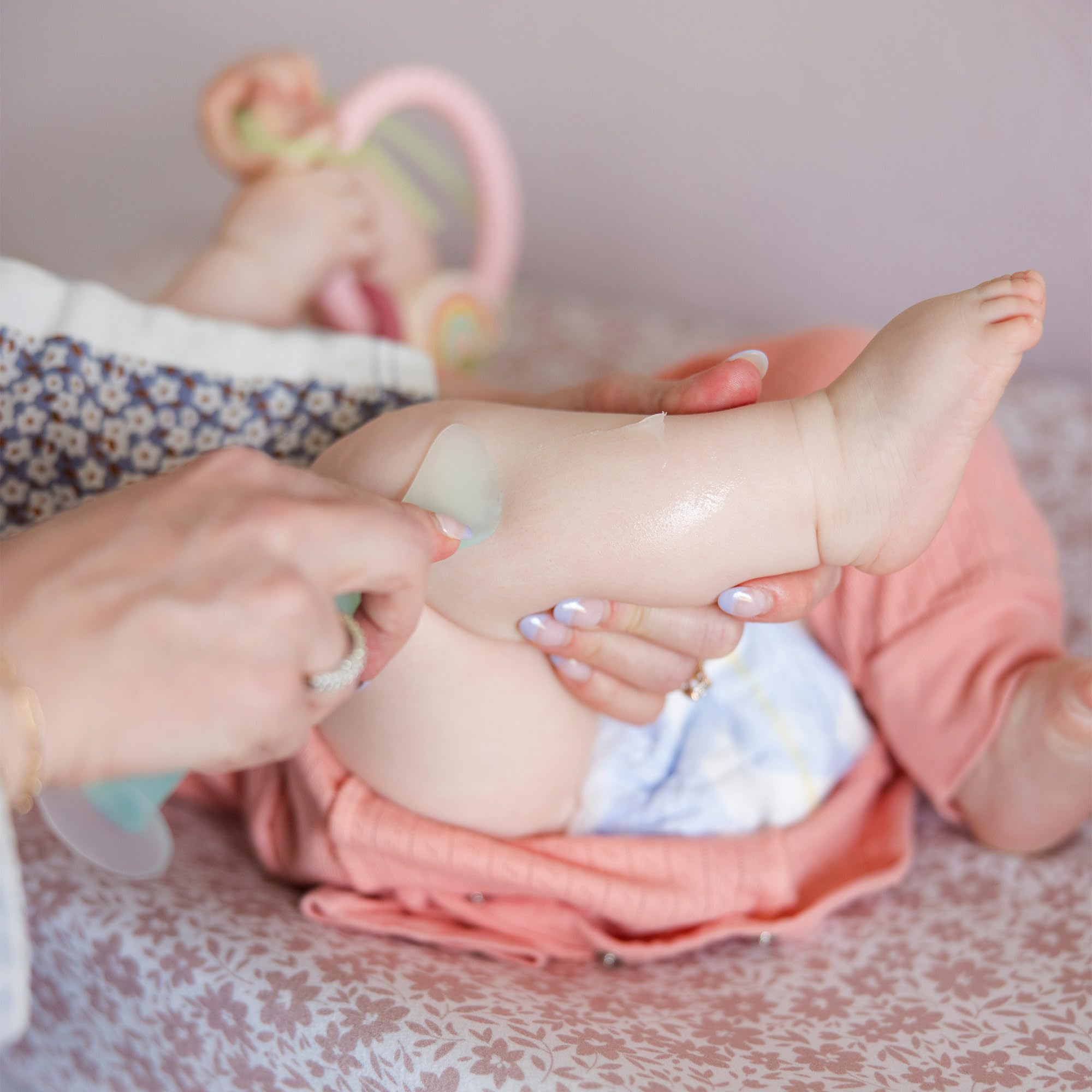 Olababy Diaper Rash Cream Applicator with Suction Base | Soft Silicone Lotion Brush | Bum Healing Ointment Spatula for Newborn Babies (Mint)