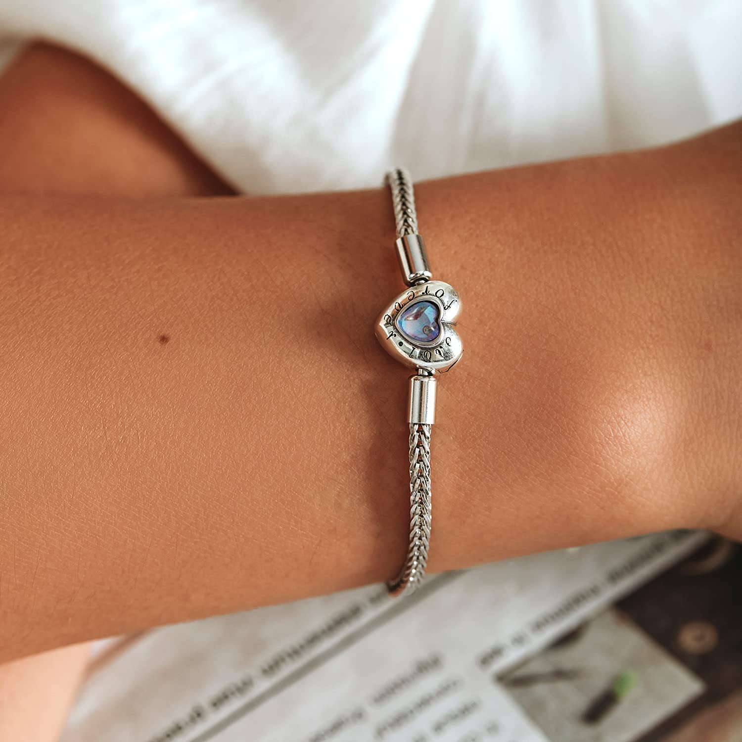 YCTTKDD Pulsera con dijes de Cuentas de corazón, Pulsera de Cadena de Serpiente de Plata de Ley 925, Pulsera con Base para Mujer, joyería de Piedra Lunar de 17CM y 19CM
