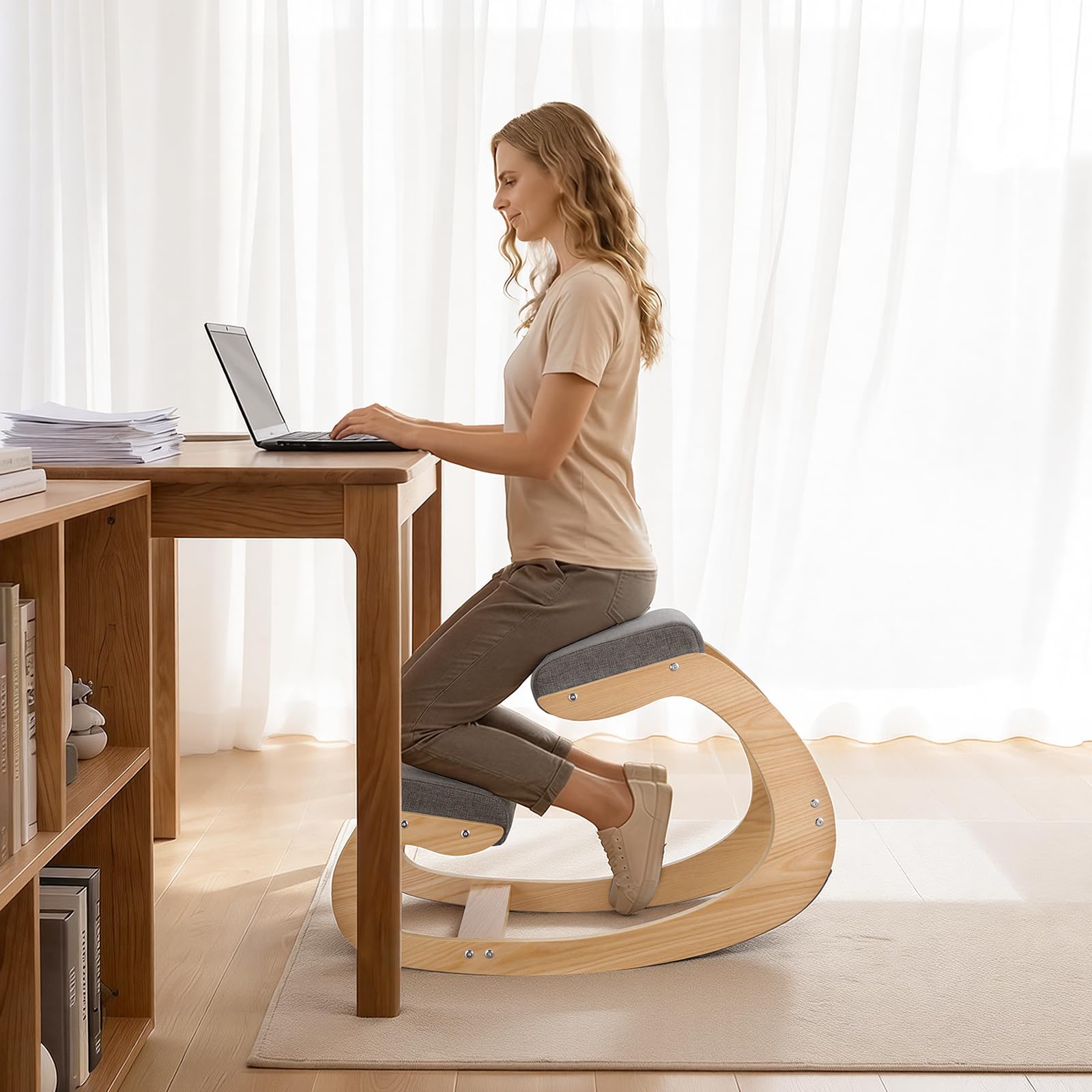 VEVOR Silla Ergonómica de Rodillas con Estructura de Madera y Cojín de Espuma Gris, Taburete para Rodillas Carga de 120 kg, Relajarse de Cuello y Espalda para Hogar, Oficina, 82 x 54 x 55,5 cm