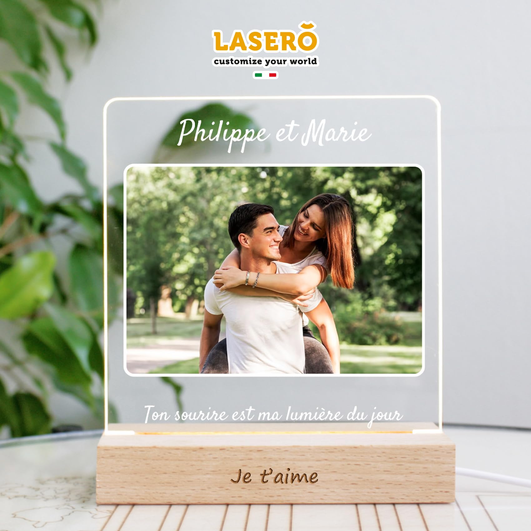 LASERO' Cadre Photo Personnalisé - Impression UV sur Plaque Personnalisée en Acrylique Rectangulaire avec Socle en Bois LED | Lampe Personnalisée avec Photo, Cadeau Homme, Femme, Couple
