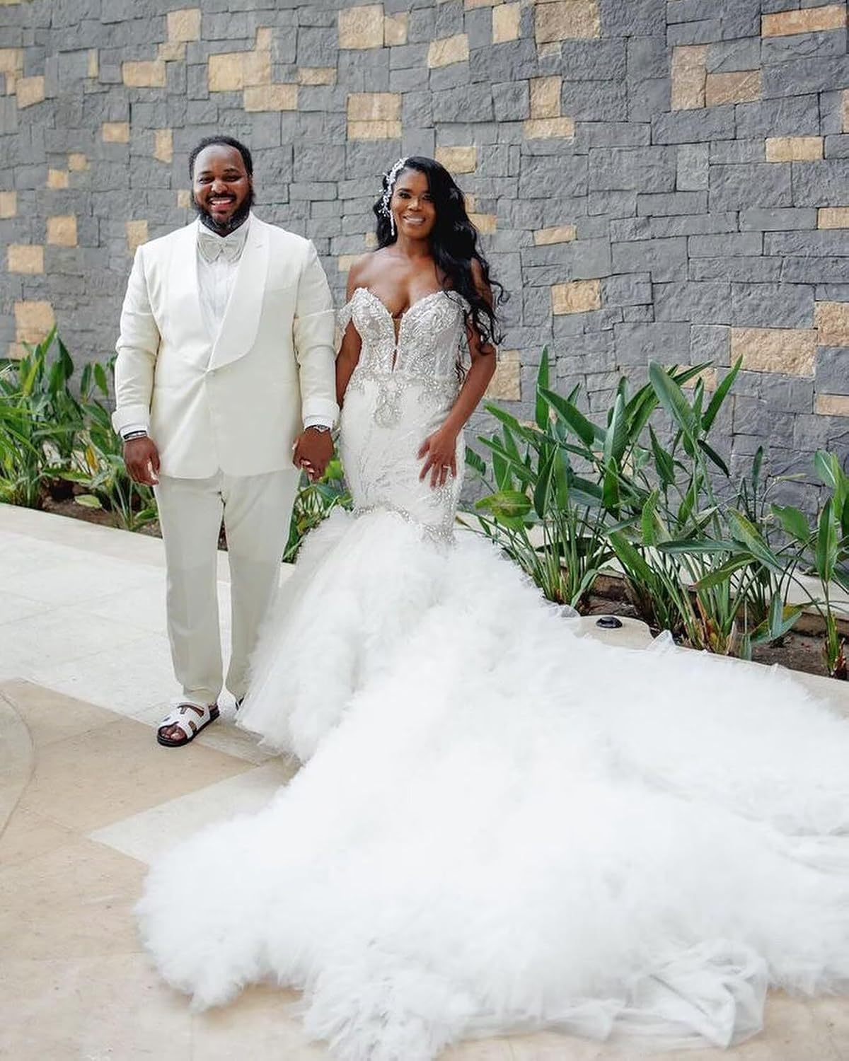 Off Shoulder Satin Wedding Dresses 2026 Crystals Beaded Africa Bridal Dress Mermaid Wedding Gown with Train