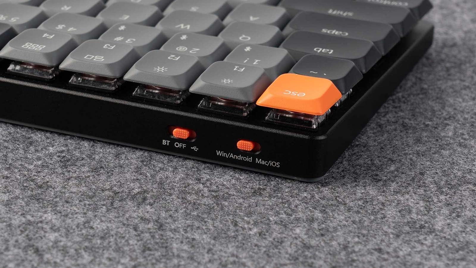 Keychron K3 Versione 3 Tastiera meccanica senza fili, Bluetooth/USB-C, RGB LED, Hot-swap, macro programmabili QMK/VIA, ABS keycaps, per Mac/Windows, Low Profile 2.0 Red Switch
