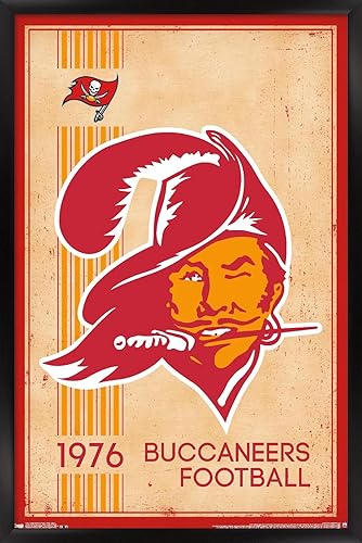 Trends International NFL Tampa Bay Buccaneers - Póster de pared con logotipo retro 14, 22.375 x 34 pulgadas, versión con marco negro