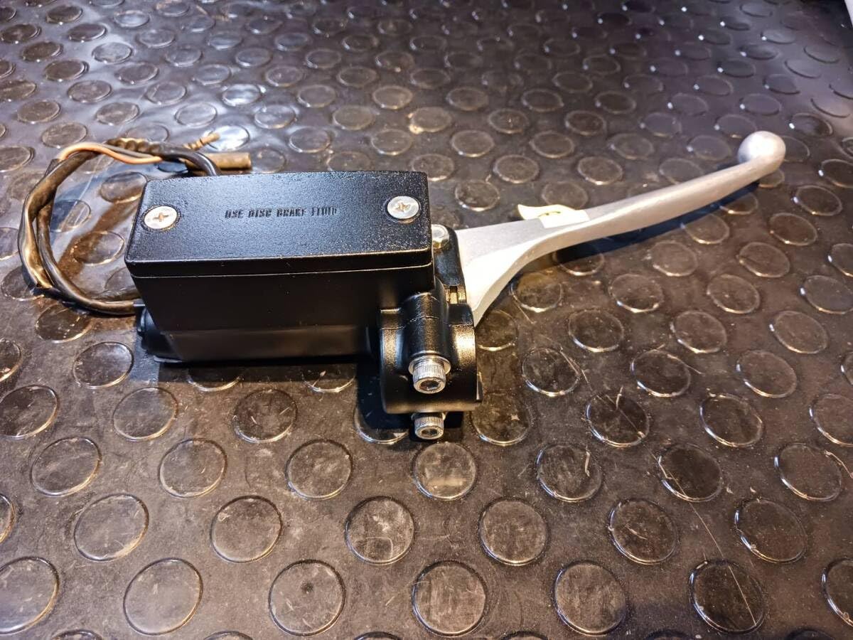 Z400FXなどに ダブルディスク用マスターシリンダー 分解洗浄品5/8