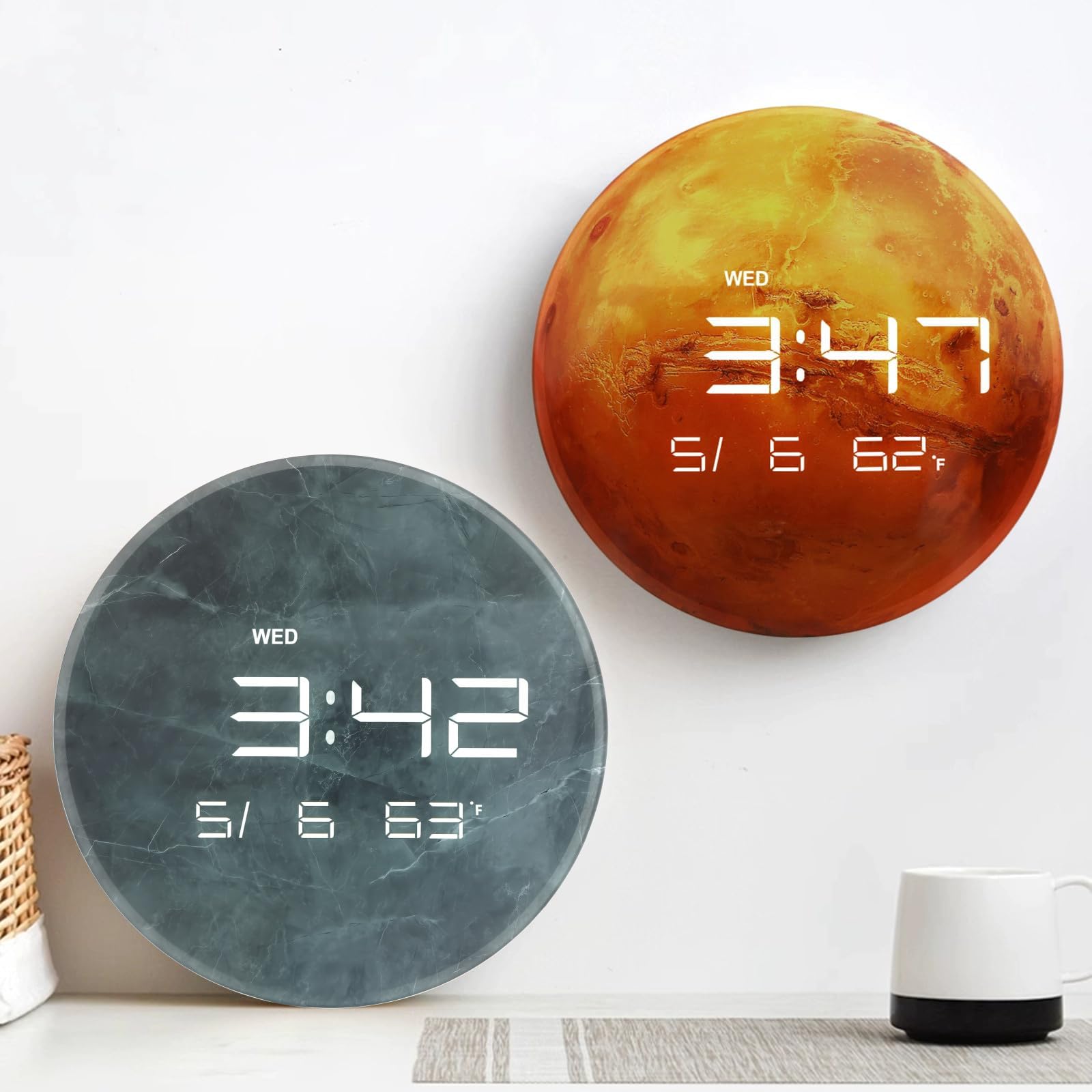 Nbdeal HUI-7855 Horloge murale numérique avec écran LED, calendrier et température de 13", gradation automatique, format 12/24 heures, utilisation murale et de bureau