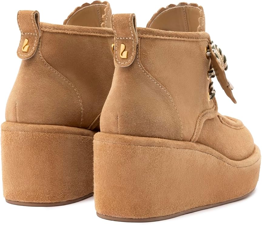 Chani Wedge In Peanut Suede