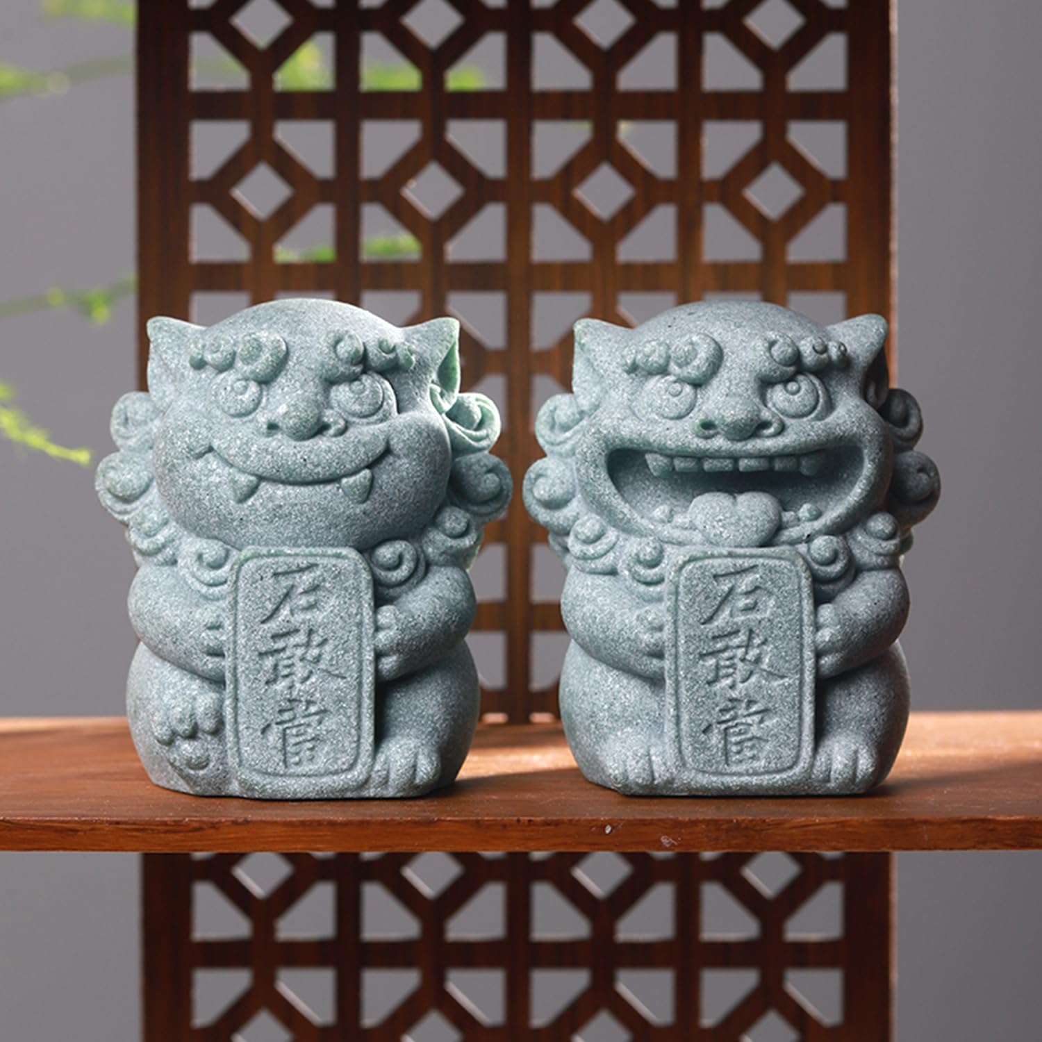 Amazon.co.jp: 抱き石敢當シーサー 置物 オブジェ 沖縄土産 車用品