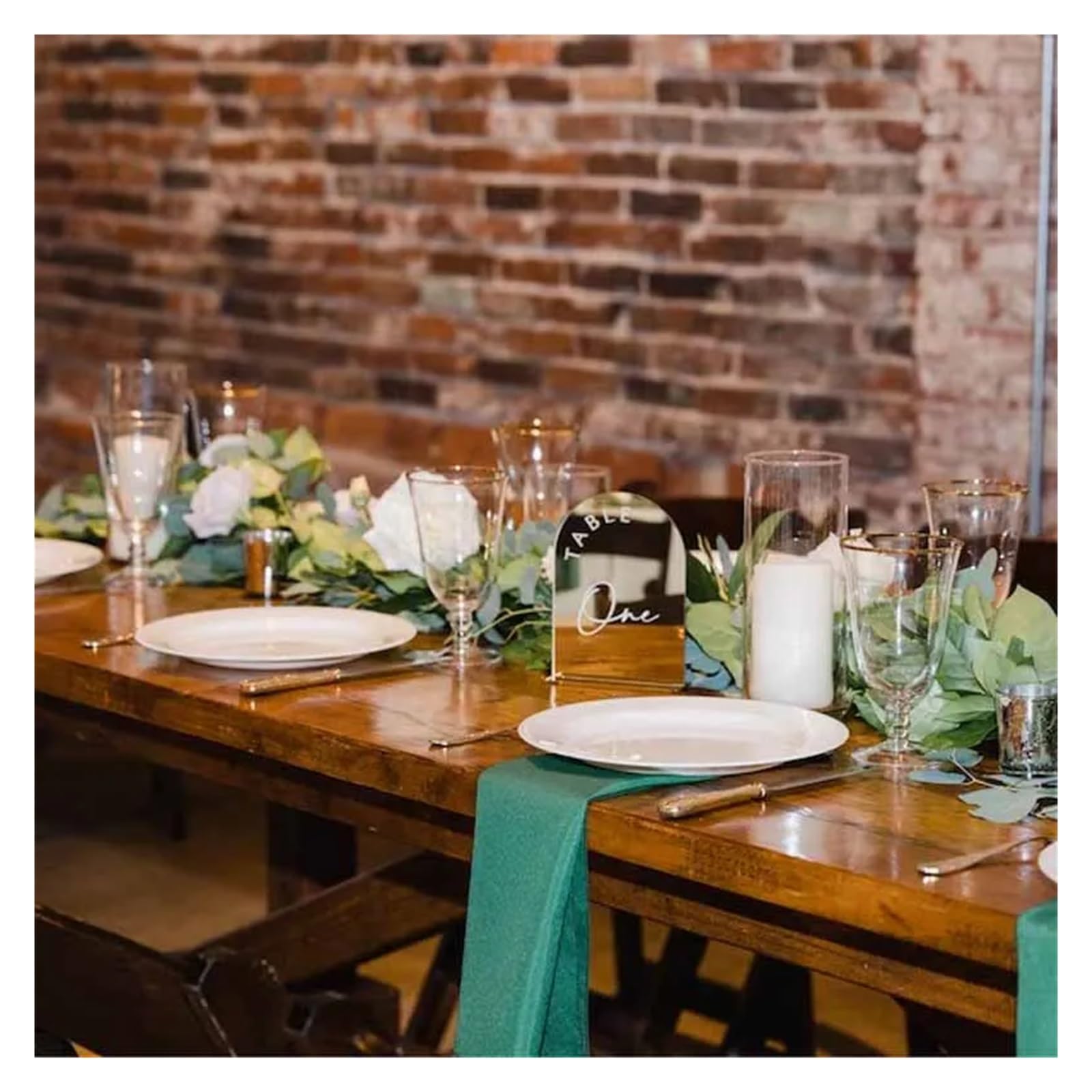 Kartenständer, Goldfarbene Spiegel-Tischnummernschilder, Hochzeitsschilder, Hochzeitstischdekoration – Hochzeitstischnummern mit Ständer(Whtie Text,TABLE One Three)