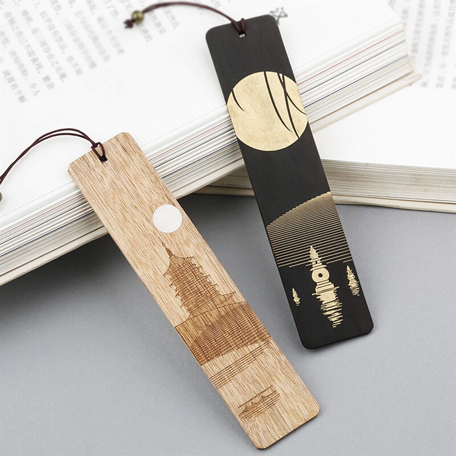 Śliczne Zakładki Drewno Antyczne zakładki Handmade Natural Wood Bookmark Zestaw 2 PCS to wyjątkowy prezent dla nauczycieli studentów mężczyzn i kobiet Wyjątkowe Prezenty