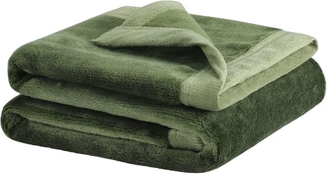 PiccoCasa Flannel Fleece Blanket Soft Lightweight Warm Fuzzy Blanket for All-Seasons, Wide Hemmed Luxury Comfy Decorative for Couch Living Room Fern Green 58 x 75cm