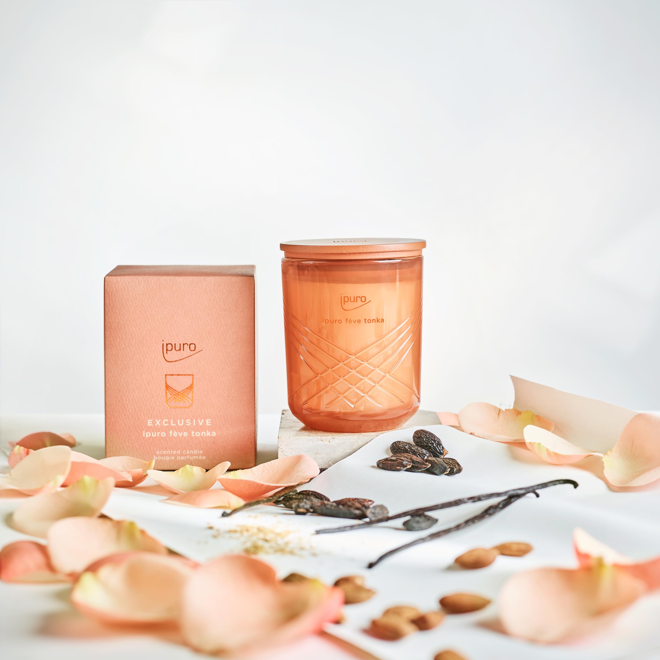 Ipuro Exclusive Elegante vela perfumada FÉVE Tonka con mayor contenido de aceite perfumado | Vela perfumada de en tarro | Vela con vainilla y haba tonka, aroma a rosa y sándalo | Vela perfumada