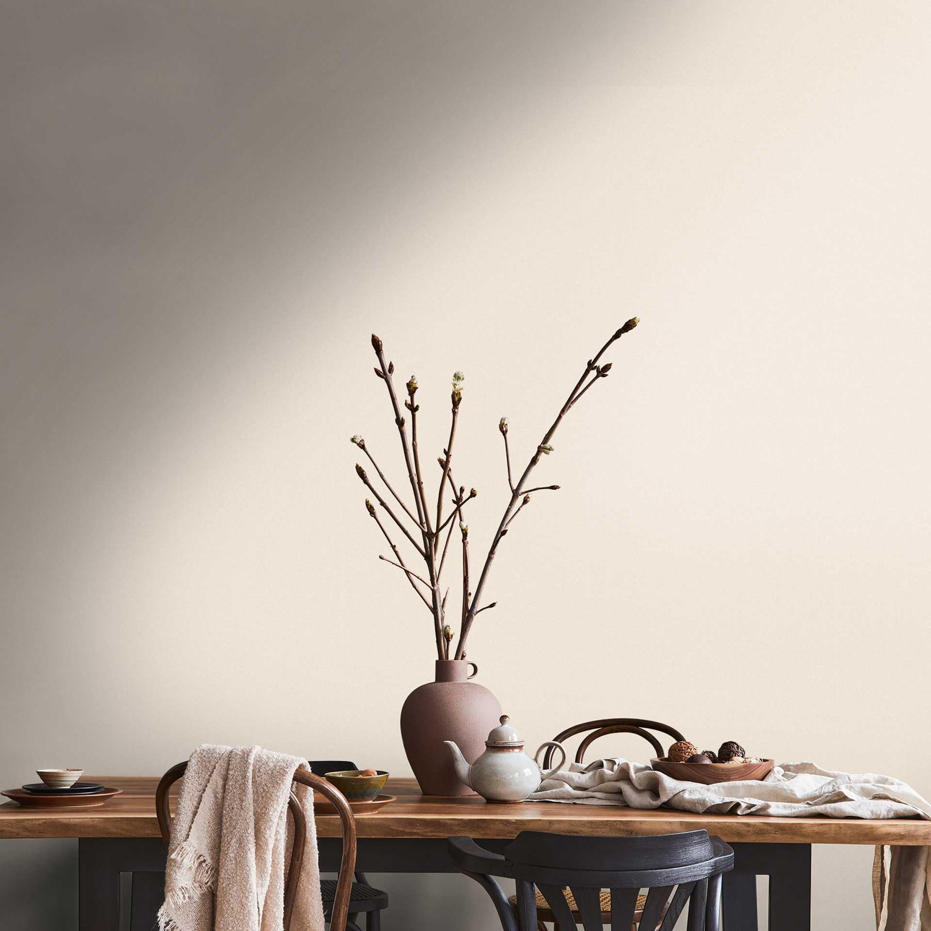 Livingwalls Travel Styles Non-Woven Wallpaper - Classic Wallpaper for Various Rooms in 10.05 m x 0.53 m Beige - Image 4
