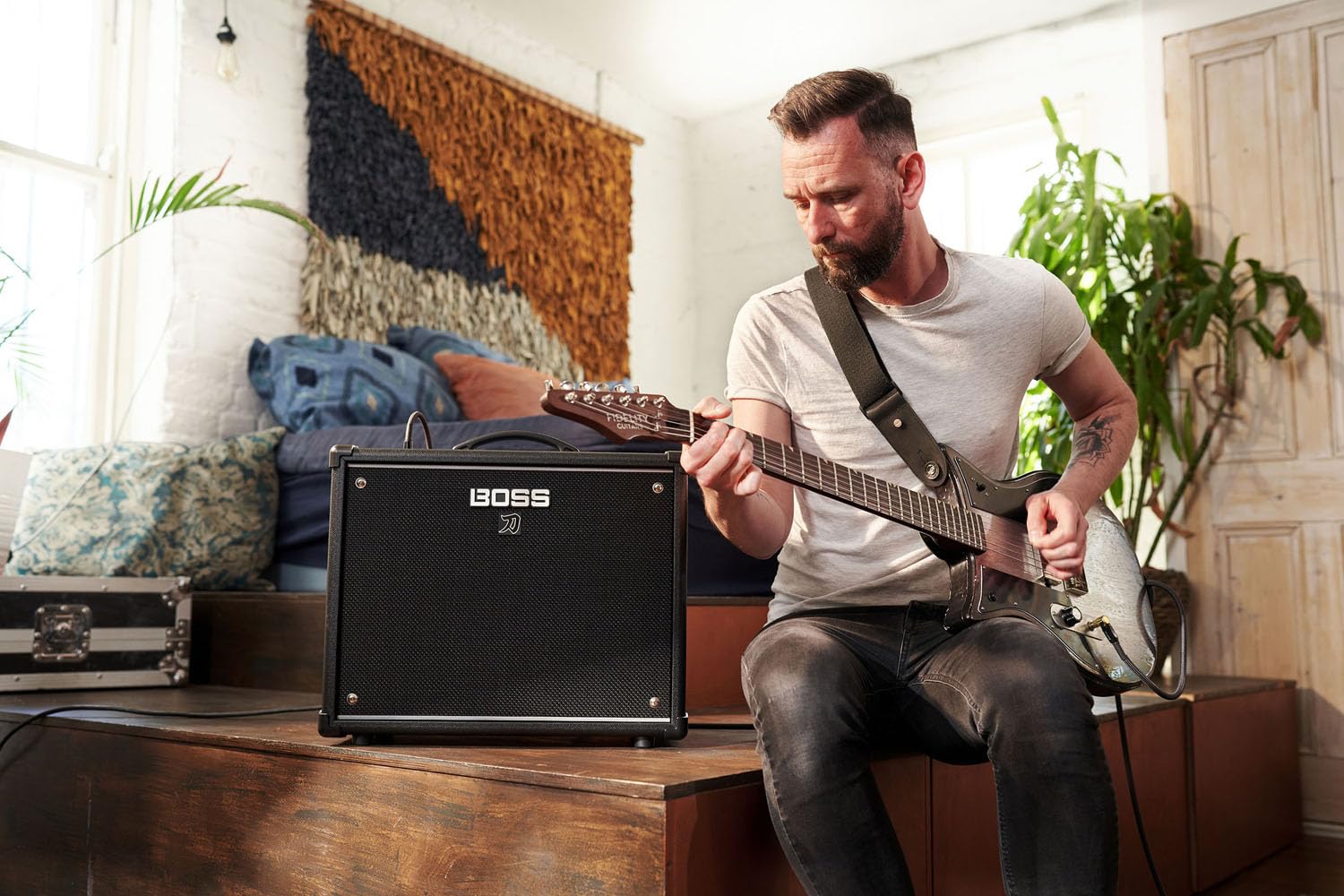 Boss Katana 50 Gen 3 Gitarren-Verstärker mit BT-Dual Bluetooth Adapter und keepdrum Kabel