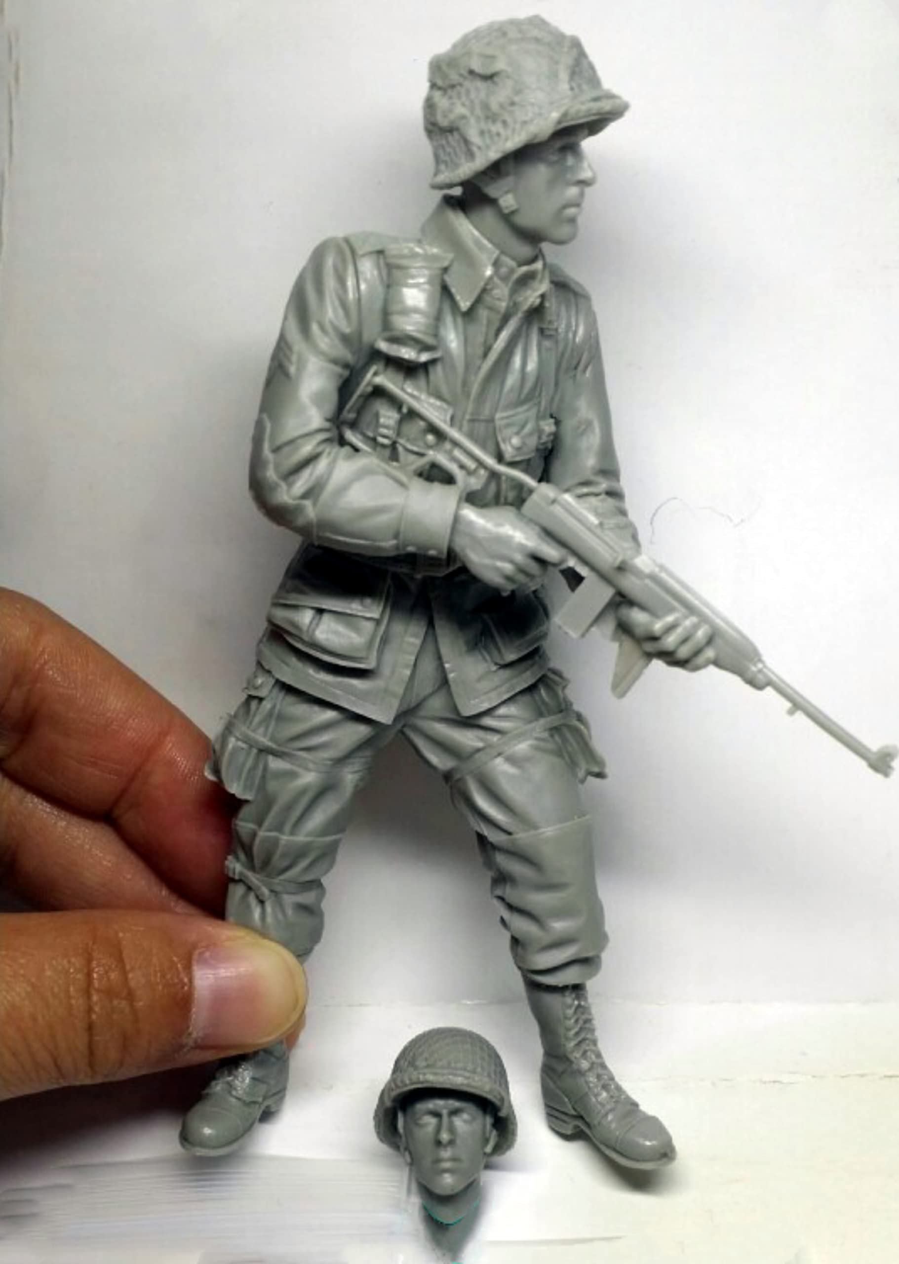 Kit De Figurines Résine 1/32 WWII Officiers Et Beautés Européennes - Non Peintes, Non Assemblées, Pour Maquettistes