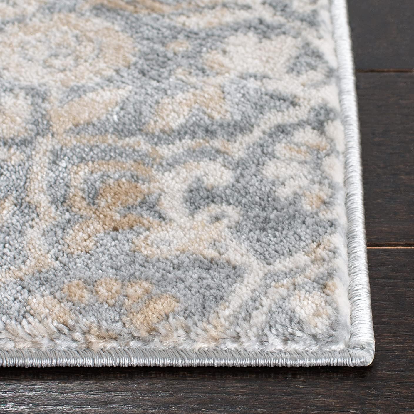 SAFAVIEH Isabella Collection Runner Rug - 2'2" x 7', Silver & Ivory, Medallion Distressed Design, Non-Shedding & Easy Care, Ideal for High Traffic Areas in Living Room, Bedroom (ISA958G)