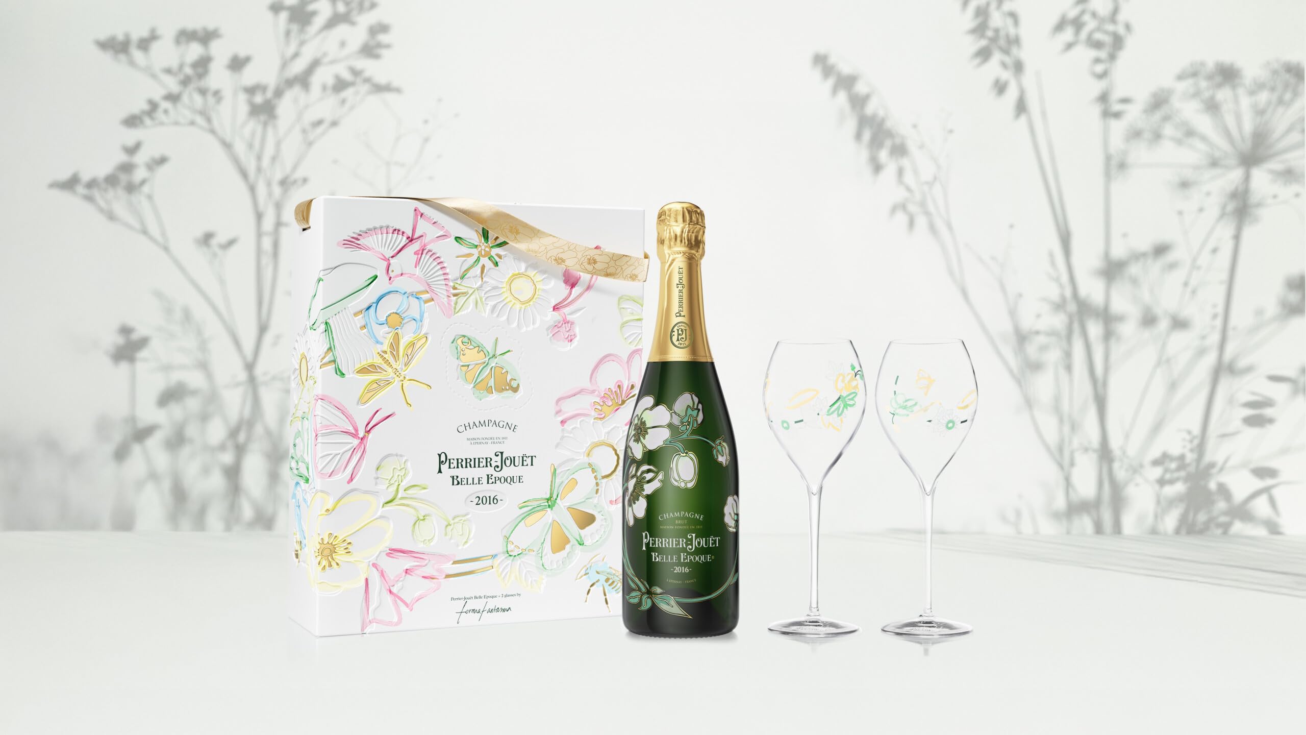 Perrier Jouet Belle Epoque 2016 con 2 bicchieri by Marcin Rusak