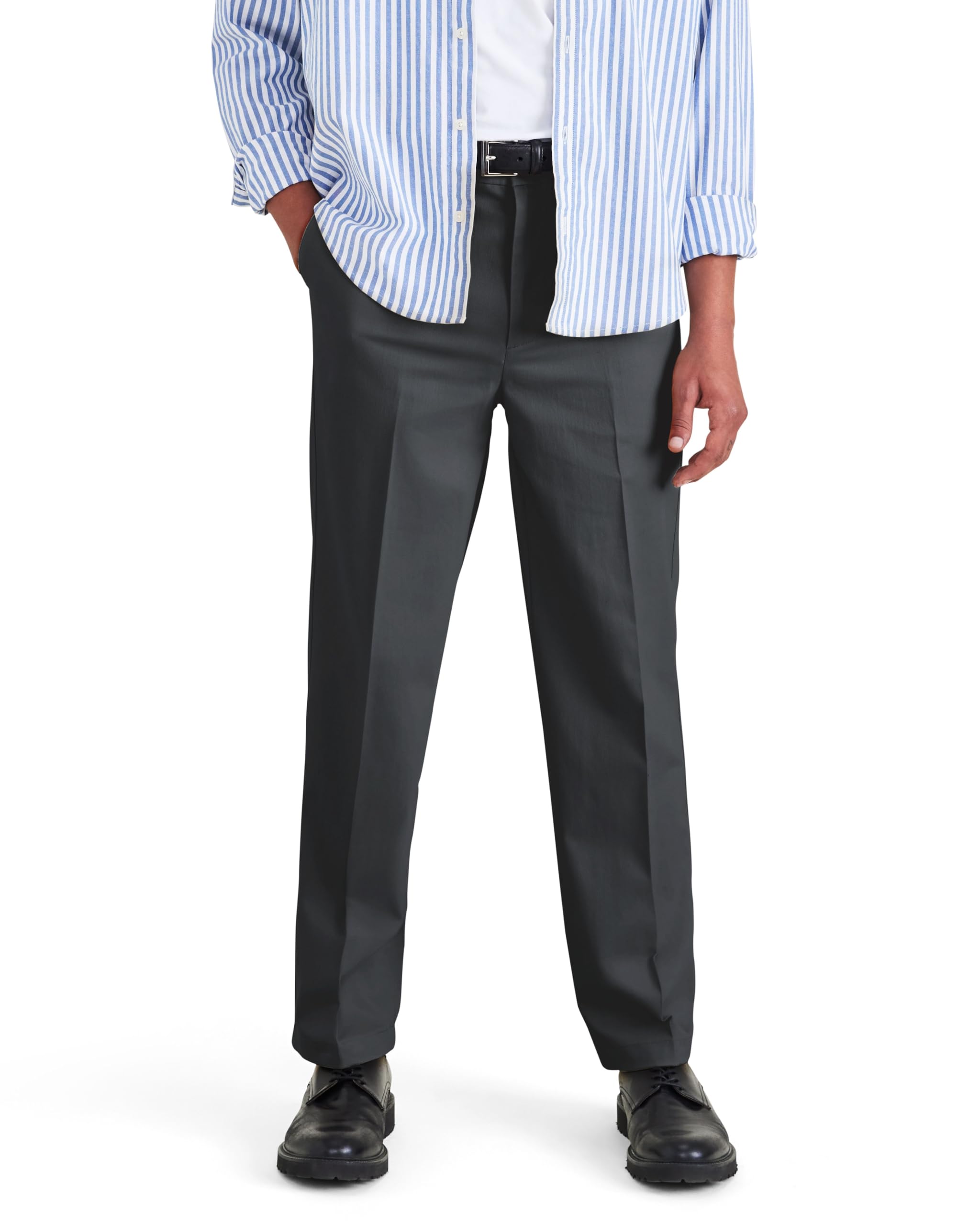 DOCKERS Men's Relaxed Fit Signature Iron Free Khaki Pants