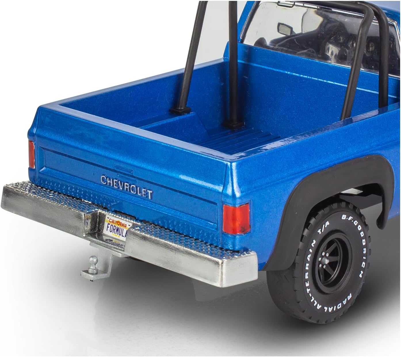 Revell 14581 ’78 Chevy Off-Road 4x4 with Malibu Grand Prix Virage & Trailer 1:25 Scale 77-Piece Skill Level 3 Model Building Kit - Image 8