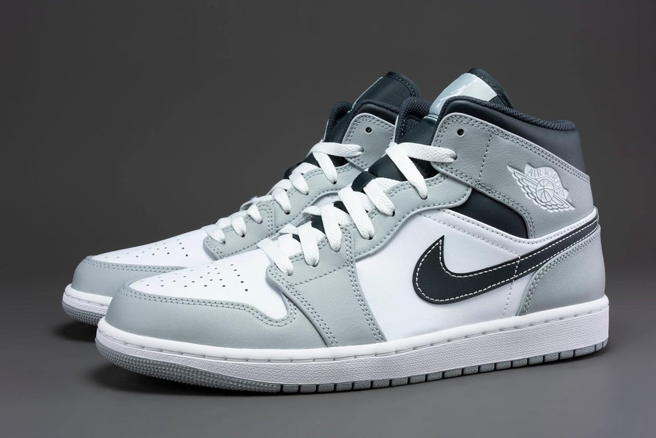 Amazon.com | Nike Mens 1 Mid 554724 078 Light Smoke Grey 2.0 Amazon.com | Nike Mens 1 Mid 554724 078 Light Smoke Grey 2.0