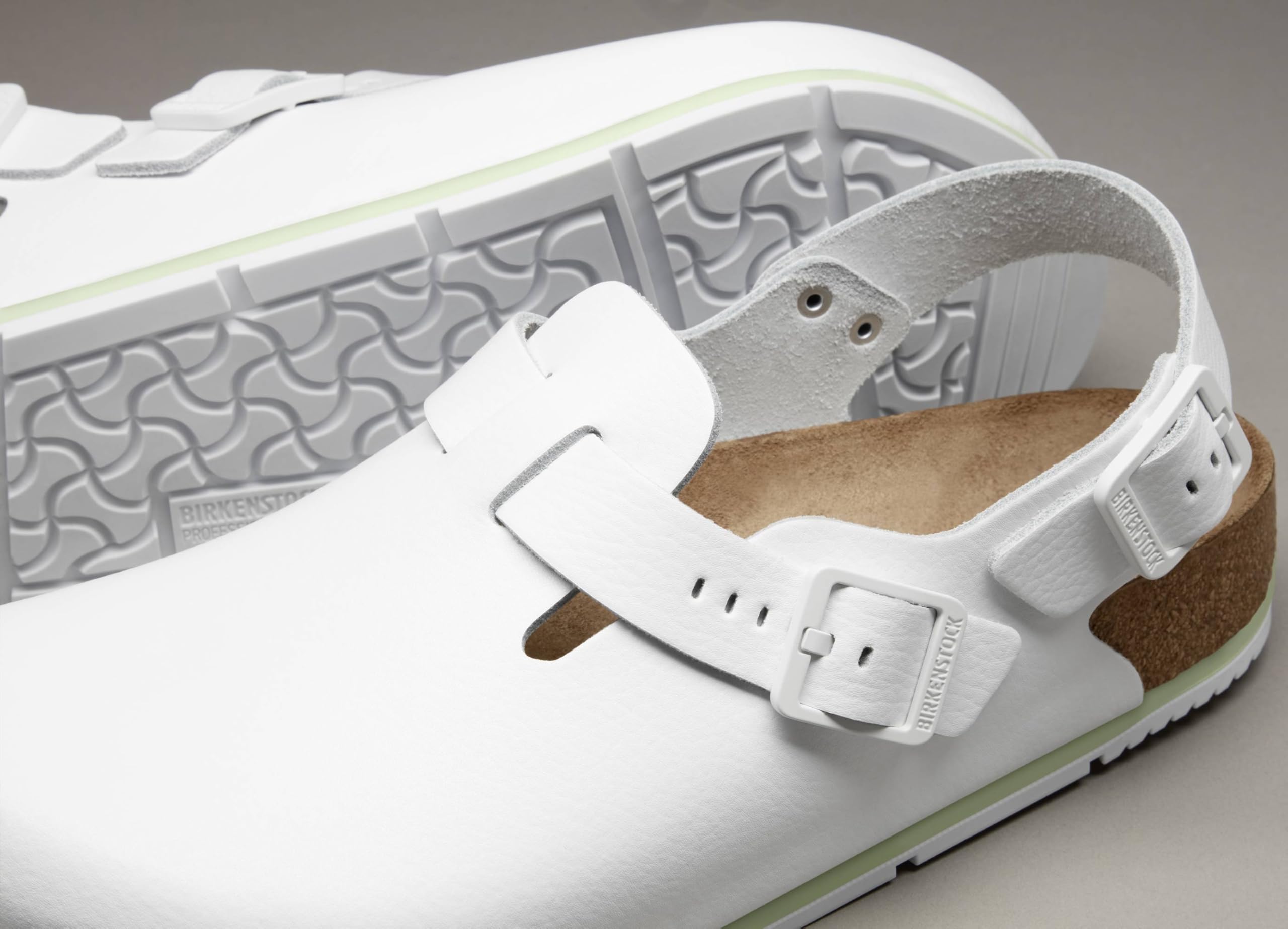 Birkenstock Damen Herren Tokio Pro Hausschuhe Leder Pantoletten - Clogs - Zertifiziert nach Norm EN ISO 20347:2145 - Berufsschuhe für Medizin, Gastronomie und Service