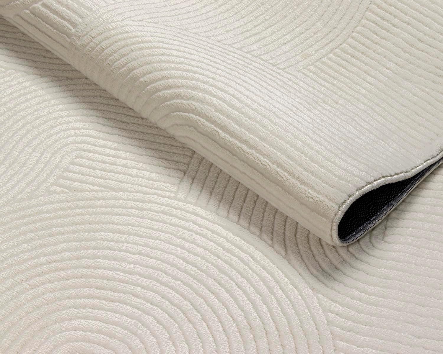 the carpet Rio - Moderner Kurzflor Teppich, weicher und pflegeleichter Anti-Rutsch-Teppich mit 3D-Optik, robust, für Wohnzimmer und Schlafzimmer, Creme, 80 x 300 cm