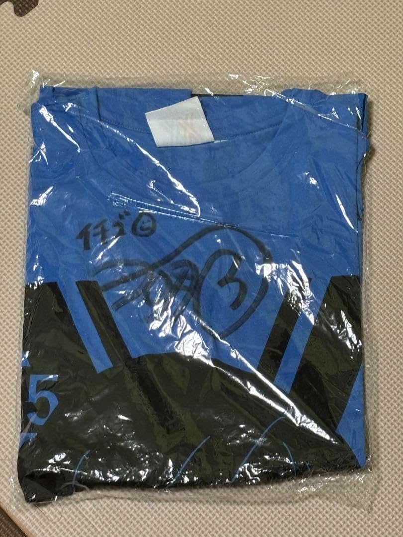 Amazon.co.jp: ダリフラ イチゴサイン入りTシャツ : ファッション