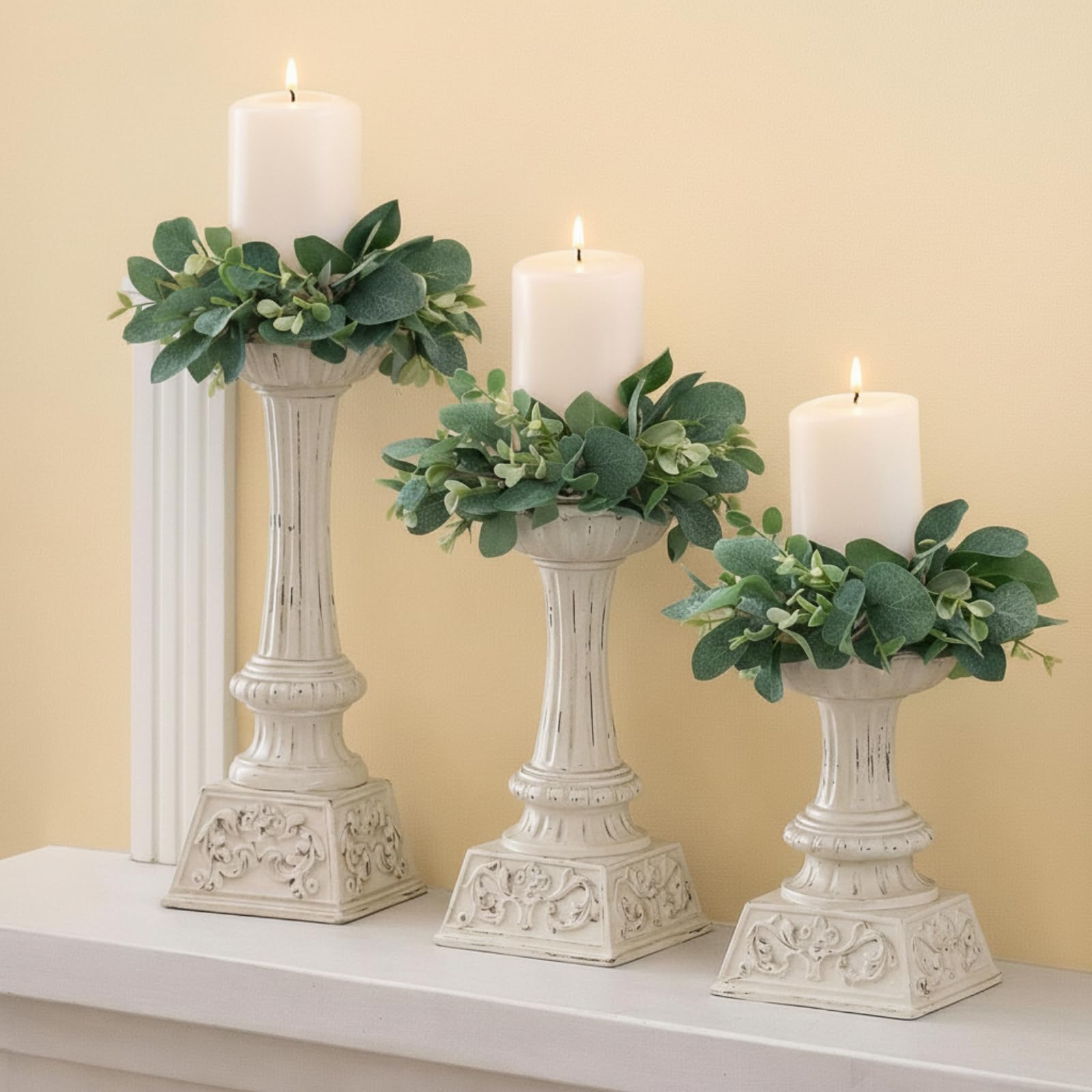 Thinkday Lot de 4 anneaux de Noël en feuilles d'eucalyptus artificielles - Petite couronne bohème pour Noël, mariage, maison, porte, décoration de table