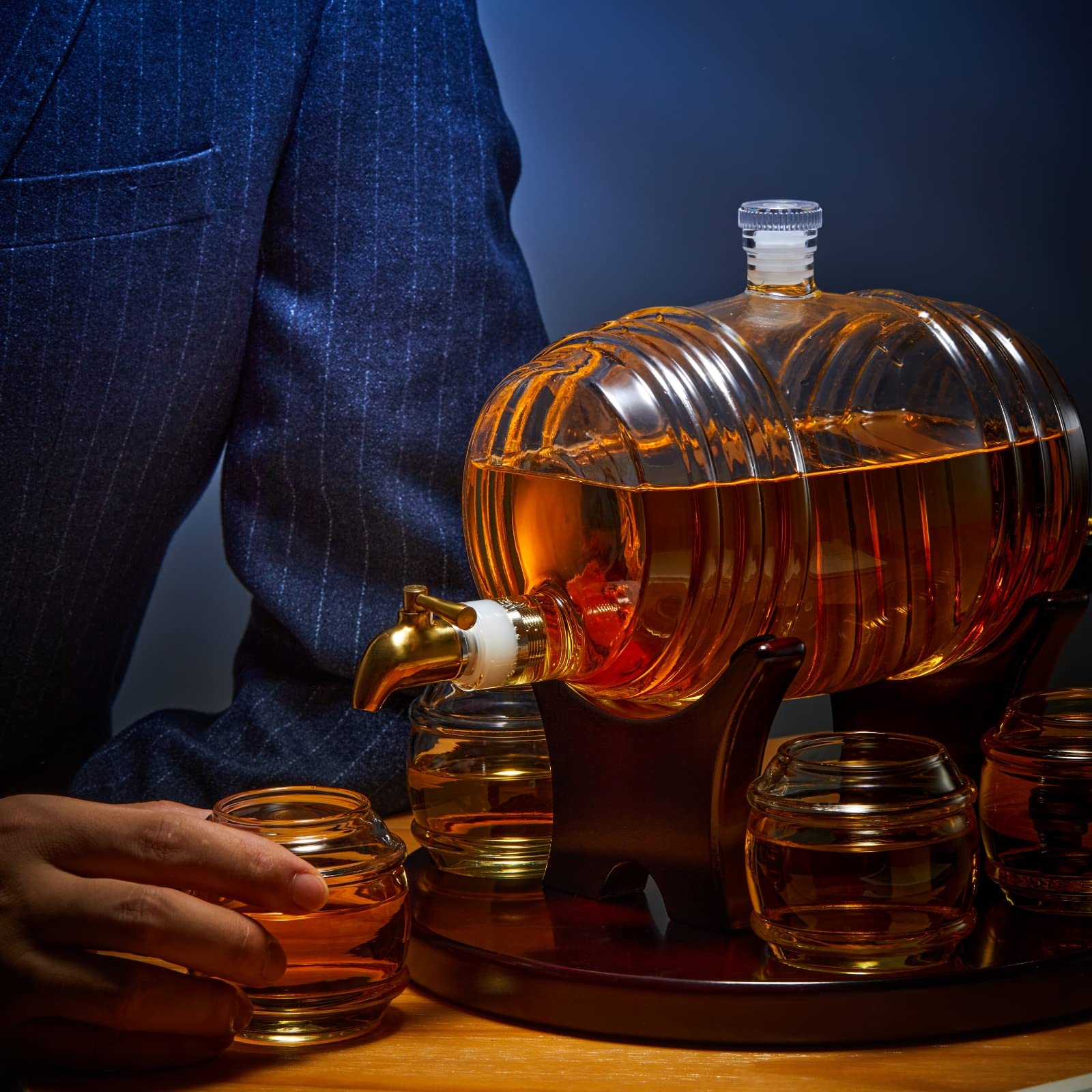 Juego de decantador de barril de whisky para bar en casa, regalos de cumpleaños únicos para hombres y papá, dispensador de licor de barril de 1.3 litros con 4 vasos para bourbon, whisky 9