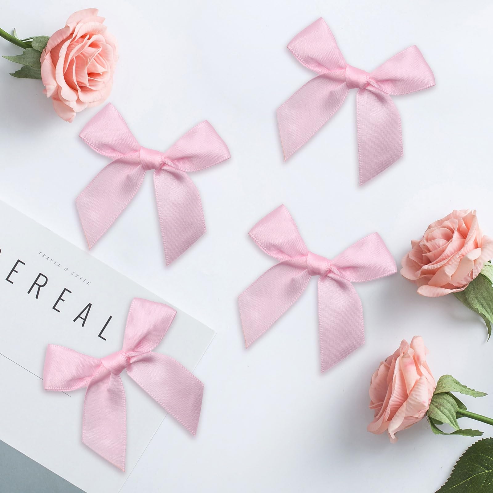 Jisrcha 60 Fiocchi, Fiocchetti Piccoli per Decorazioni, Fiocchetti per Bomboniere per Matrimoni, Confezioni Regalo, Artigianato, Compleanni, Decorazione di Sacchetti per Merenda, Regali Natale (Rosa)
