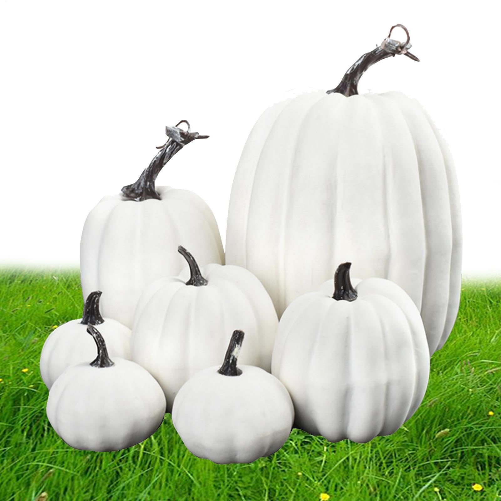 Calabazas artificiales para decorar sin ensuciar la mesa de la cocina rústica