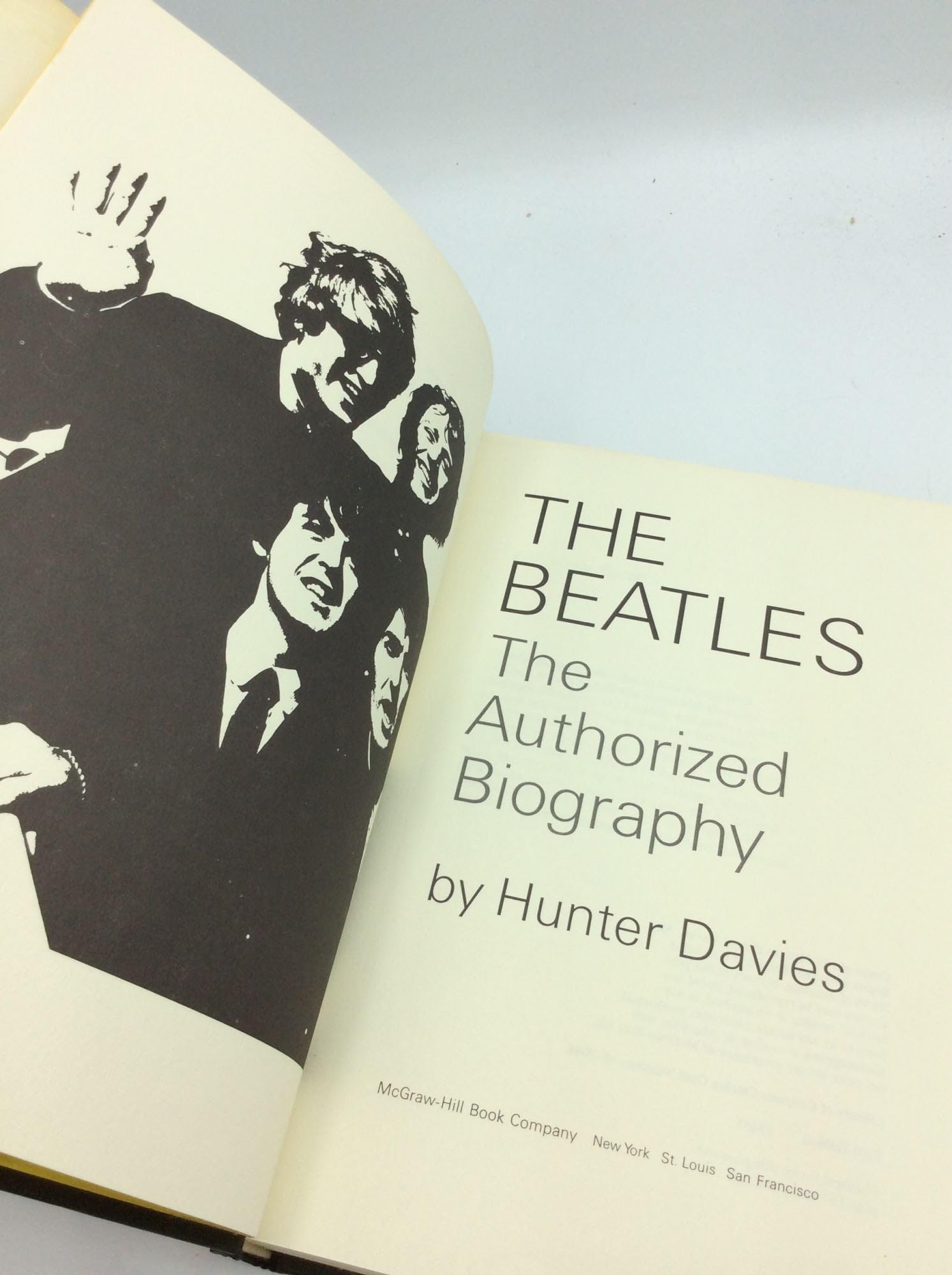アート・デザイン・音楽 The Beatles: The Authorized Biography Amazon.com: Beatles the Authorized Biography 1ST Edition