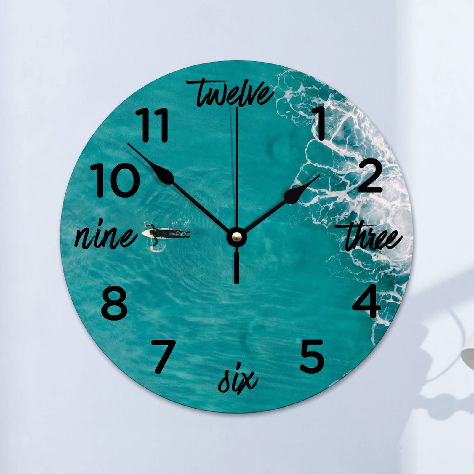 Horloge murale bleue en bois lisible et silencieuse pour la maison