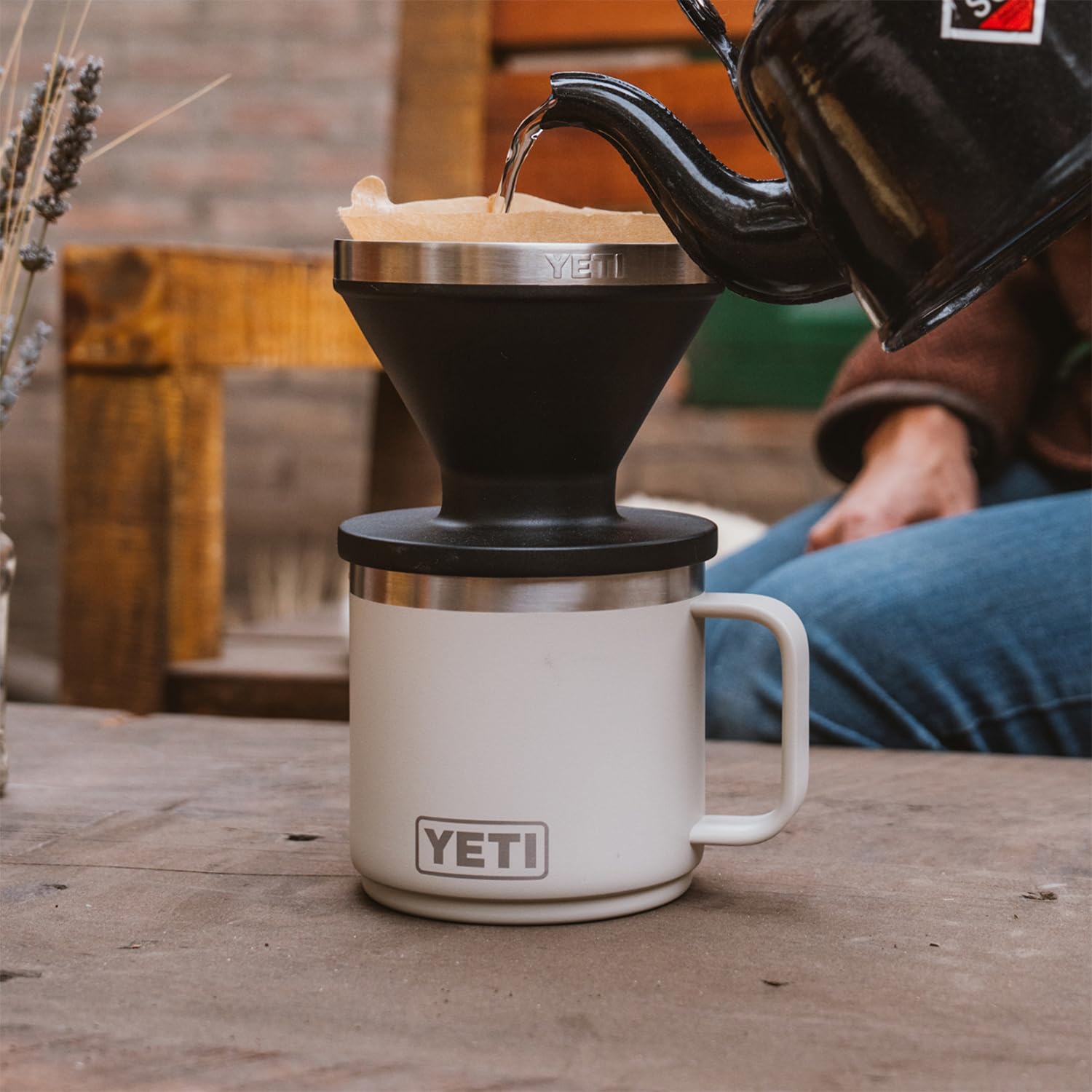 Amazon.com: YETI Rambler 14 oz Ceramic Lined Stackable Mug, Vacuum