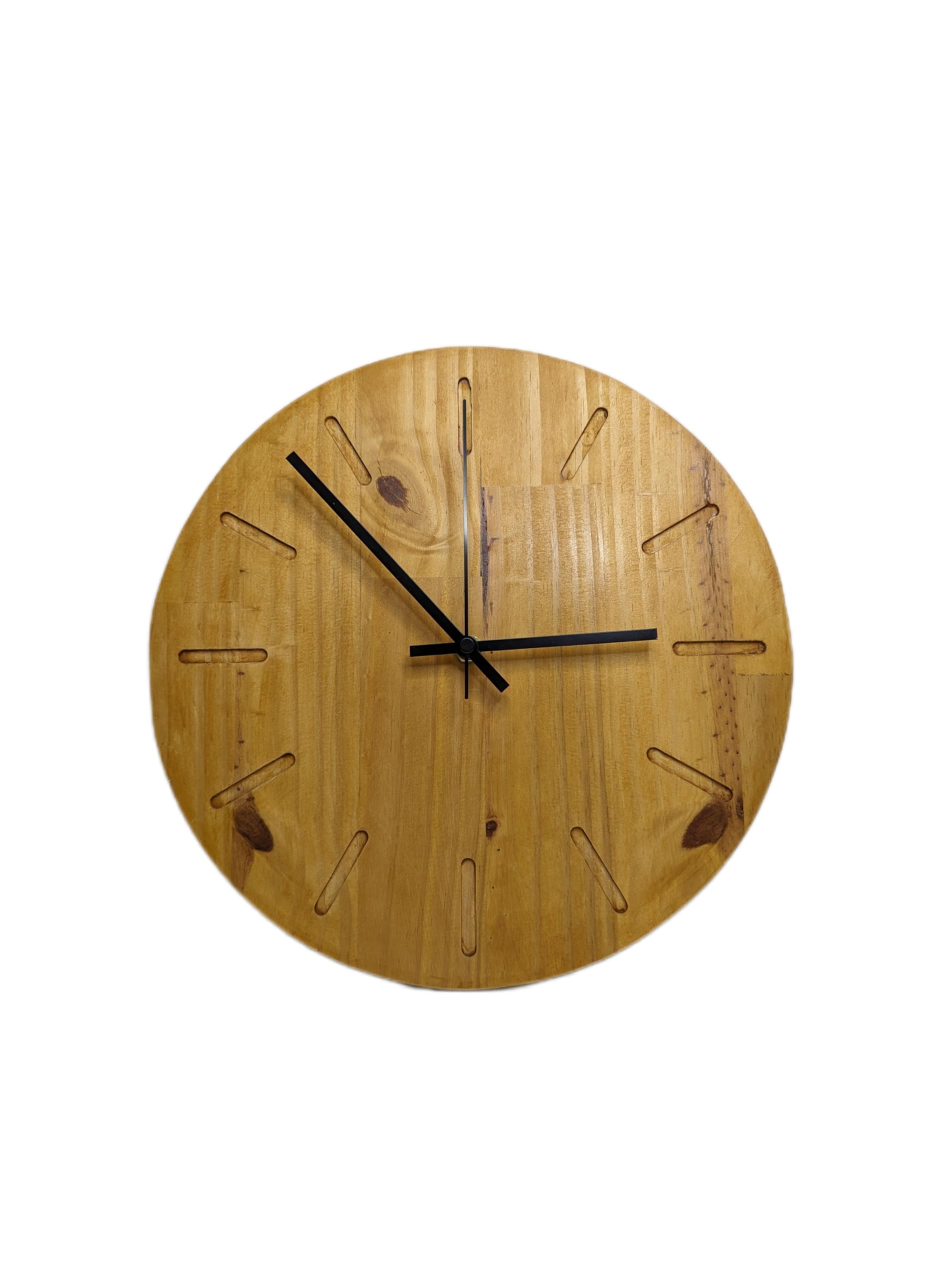 Horloge murale decoration bois moderne pour un salon chaleureux