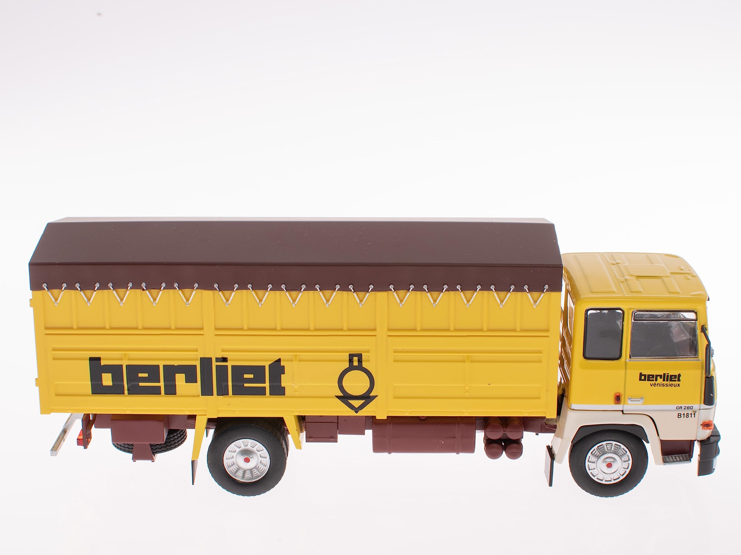 Camion De Collection 1/43 Avia 2500 Publicitaire Repsol 1973 - Modèle Métal, édition Espagne, Sur Socle