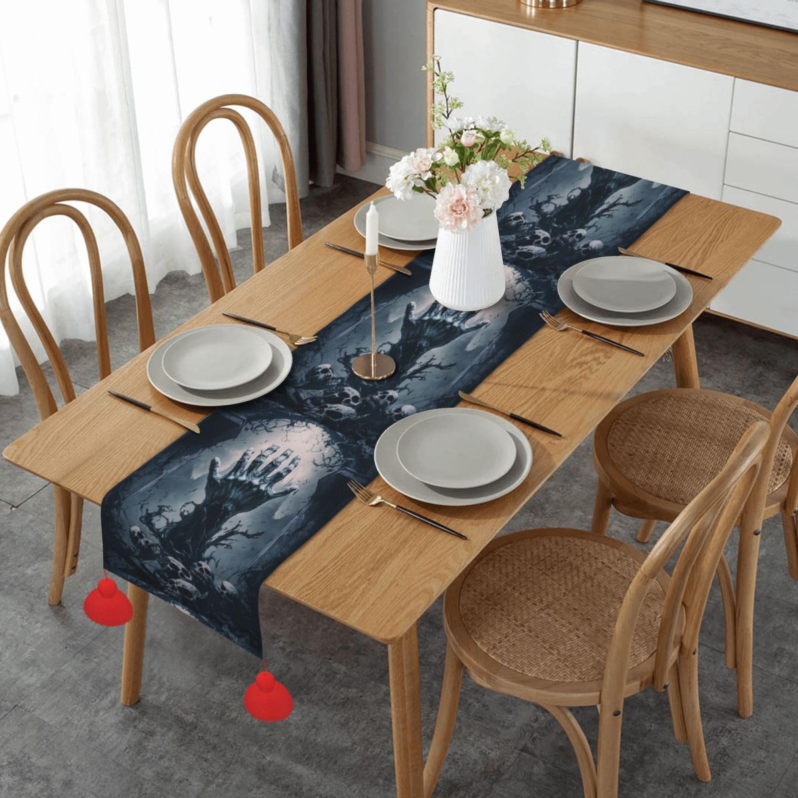 Chemin de table de Noël à pompon pour sublimer votre salle à manger