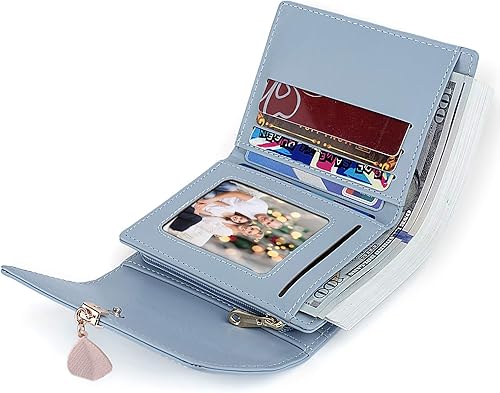 Miniatura 7 de UTO - Cartera pequeña RFID de piel sintética con dije de hoja, cierre de cremallera y tarjetero.