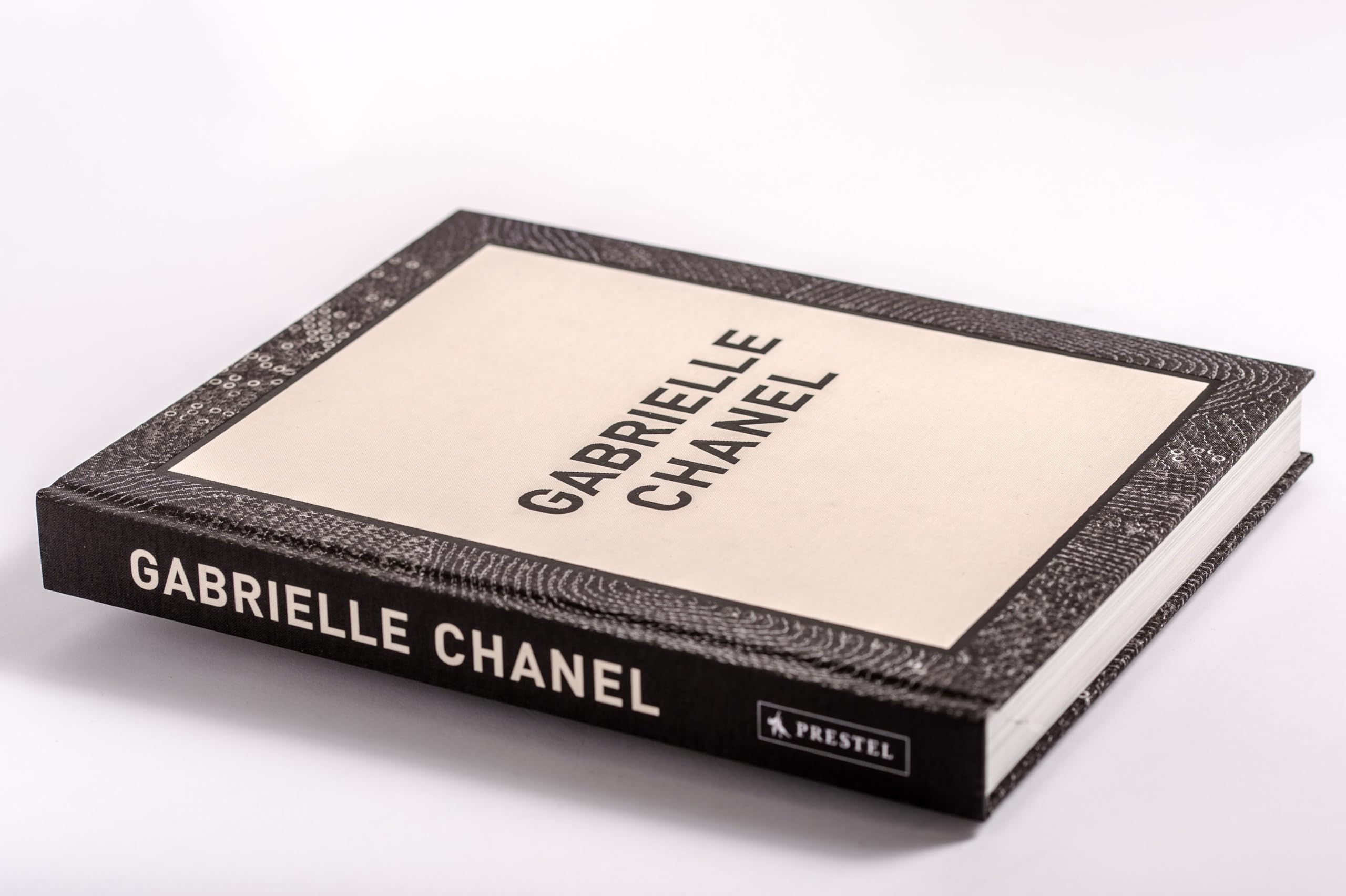 Gabrielle Chanel: deutsche Ausgabe - Gabrielle 'Coco' Chanel und ihre wegweisenden Entwürfe - mehr als 180 Looks, dazu Schmuck, Accessoires, Kosmetika und Parfums