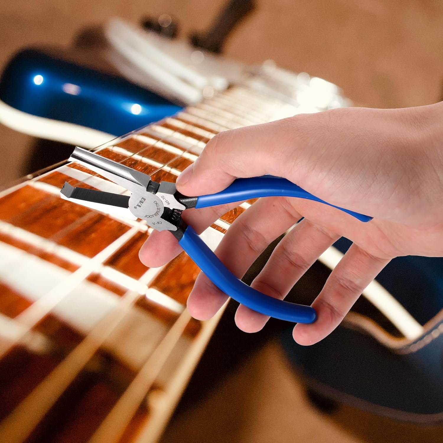Fret Removal Pliers, Fret Puller Tool Precision Cutting Pliers with Blue Rubber Coating Multifunctional Cutter Tool for Acoustic Eelectric Guitar Bass, Pulling Cutting Nails or Wires
