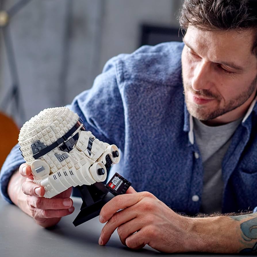 テディスヌ　3/26 LEGO Star Wars Stormtrooper Helmet, Display Construction Set