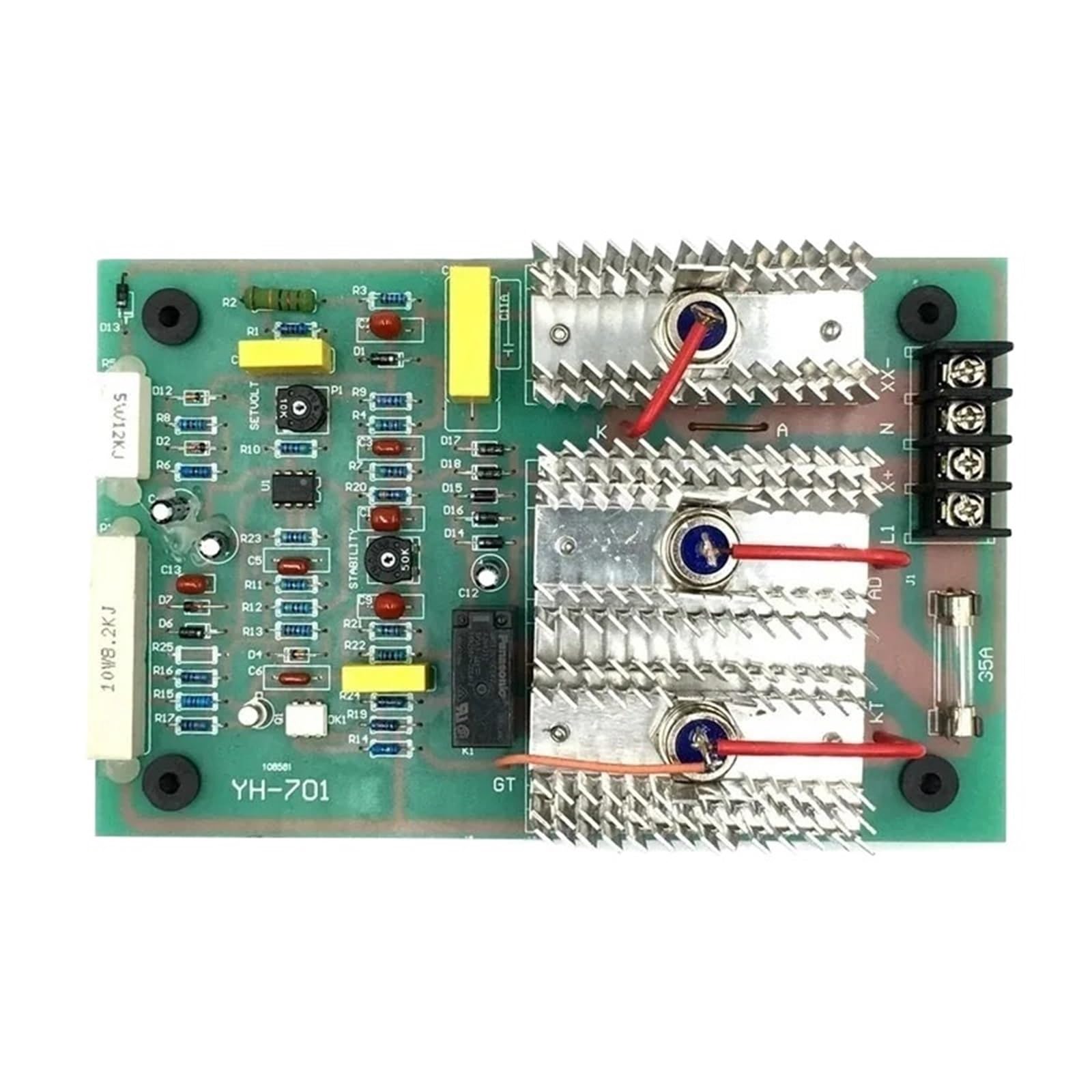 AVR 704 soluciona fallos de tensión en placa circuito impreso y módulo de generadores
