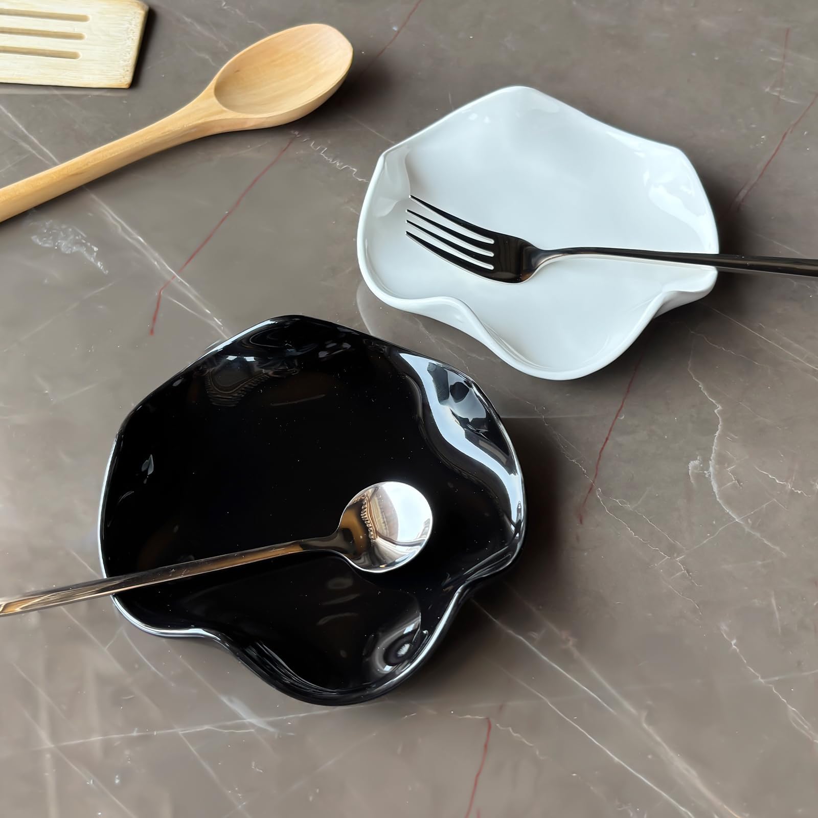 Löffelablage Keramik für die Küche,Kochlöffelablage für Herdplatte und Küchentheke,Löffelhalter für Teelöffel,Kann Löffel, Kaffeelöffelhalter oder Zange platzieren,Spülmaschinengeeignet（Schwarz,13 cm）