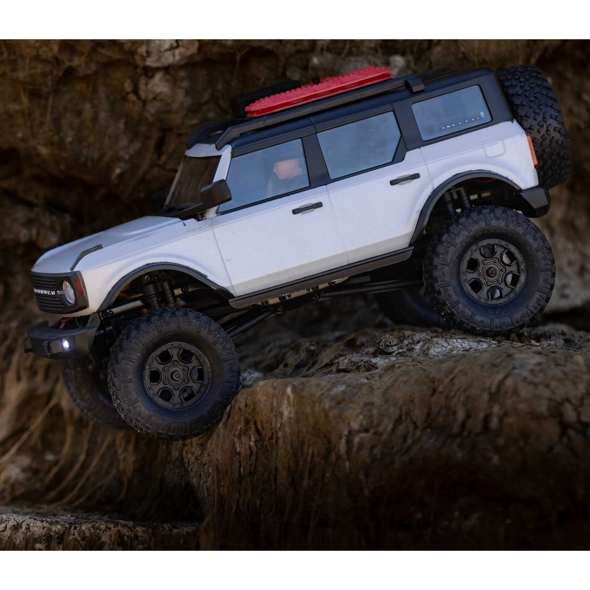 Axial RC Truck 1/24 SCX24 2021 Ford Bronco 4WD Truck Brushed RTR (wszystko wchodzi w zakres dostawy), Grey, AXI00006T2