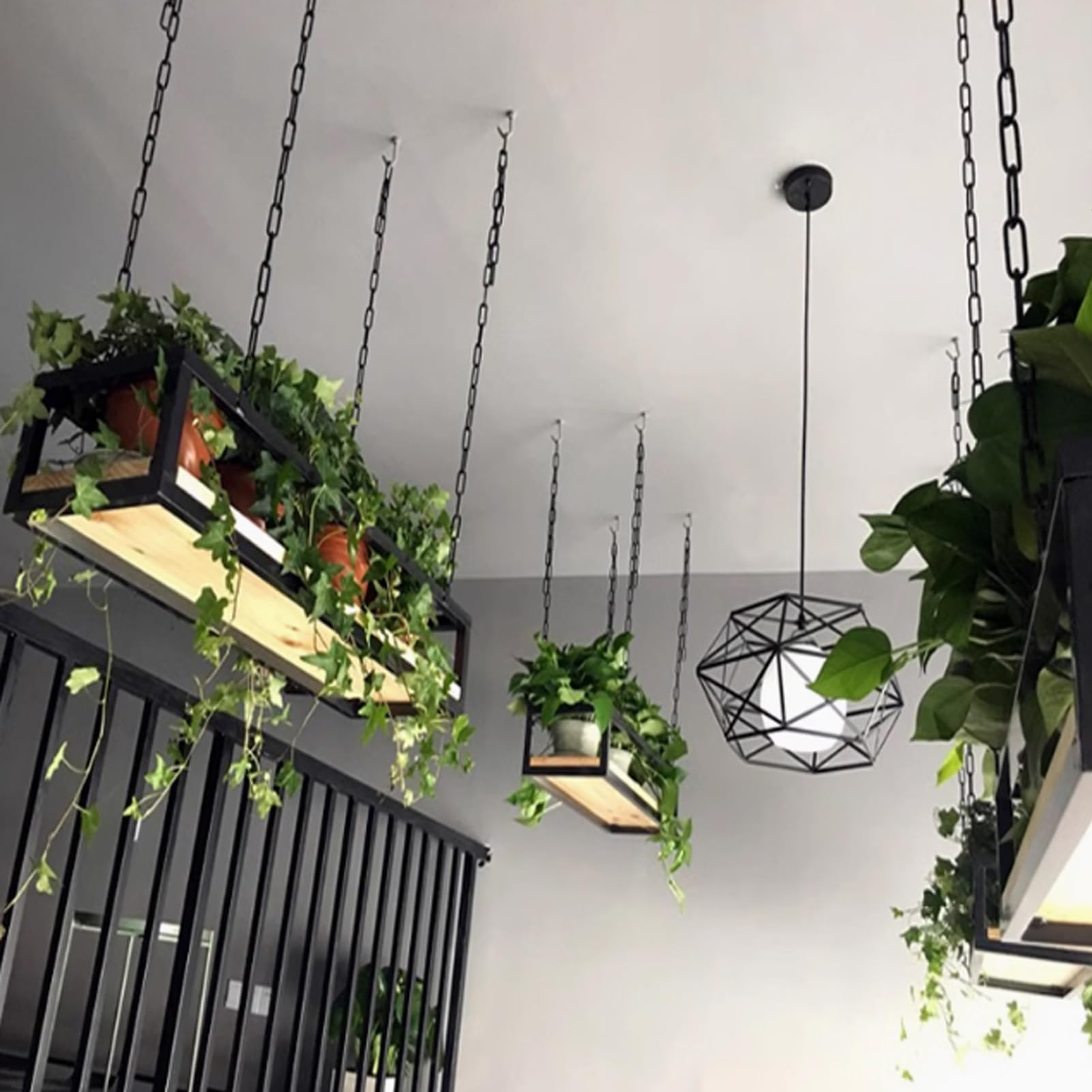 Étagère de rangement murale noire et support déco suspendu pour salon et cuisine