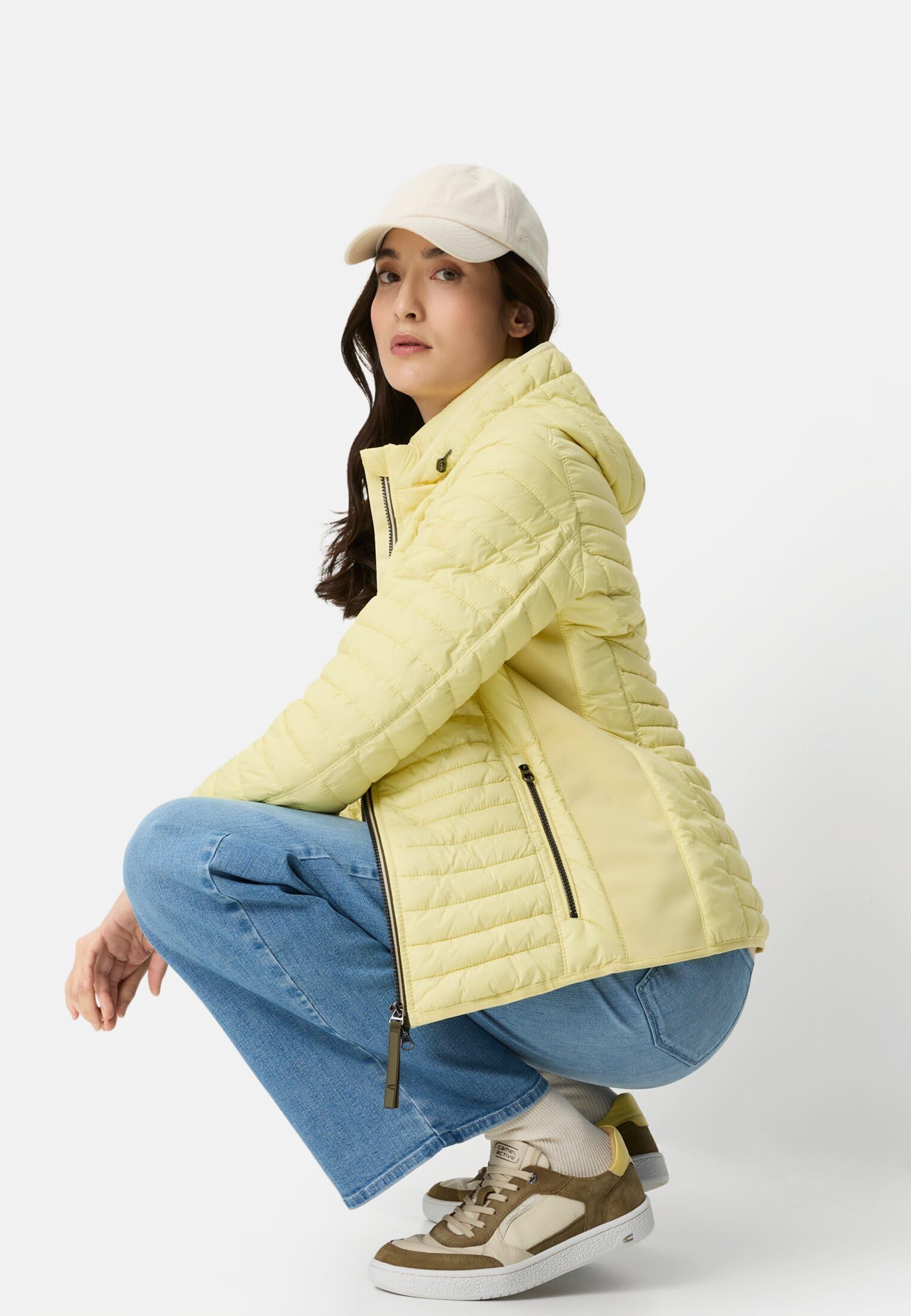 camel active Damen Steppjacke mit Kapuze | Gefütterte Jacke mit abnehmbarer Kapuze | winddicht und wasserabweisend
