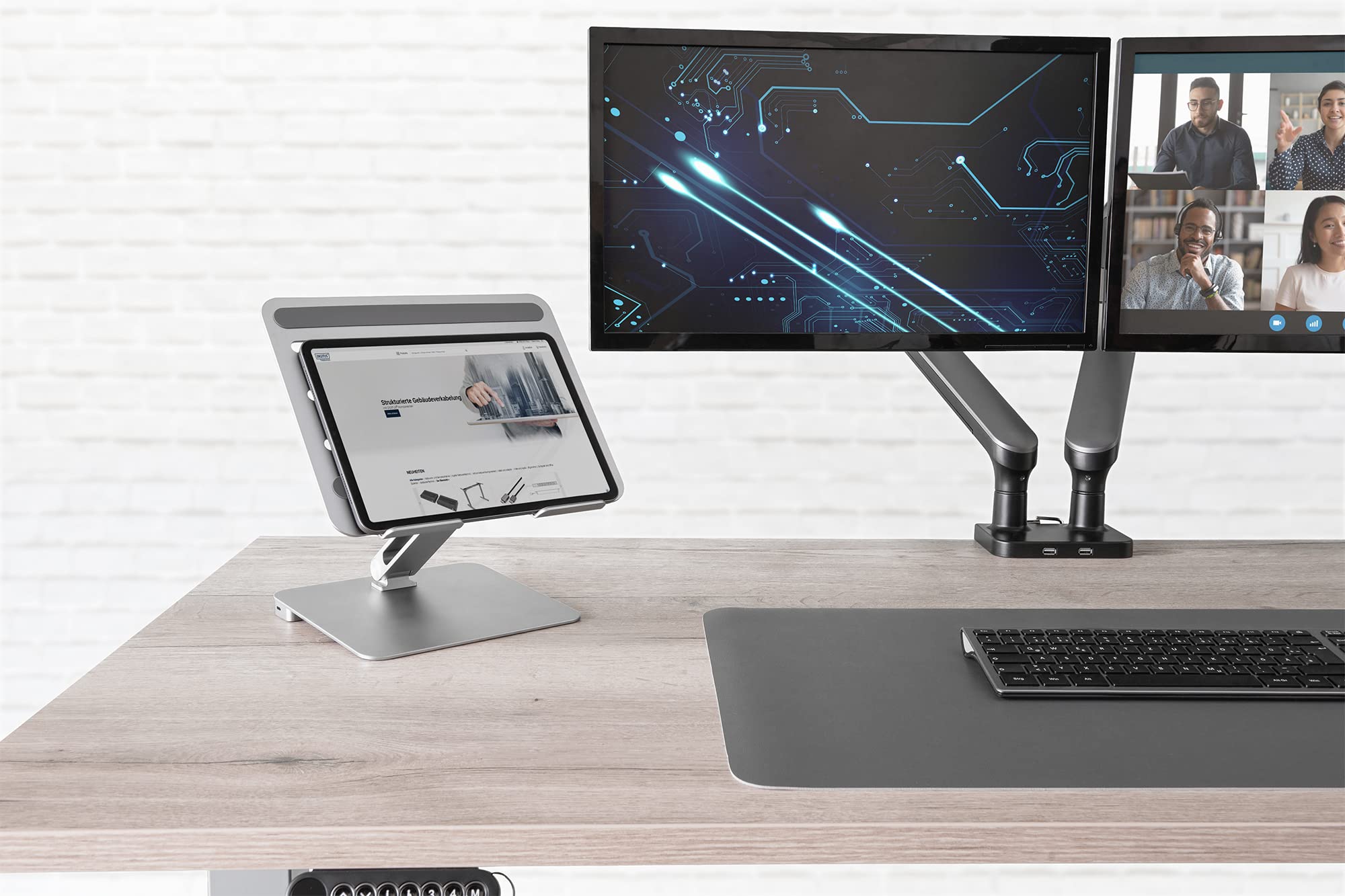 DIGITUS Supporto per notebook con funzione Hub USB-C 3 USB 3.0, 1 4K HDMI, 1 RJ45, 1 ricarica PD